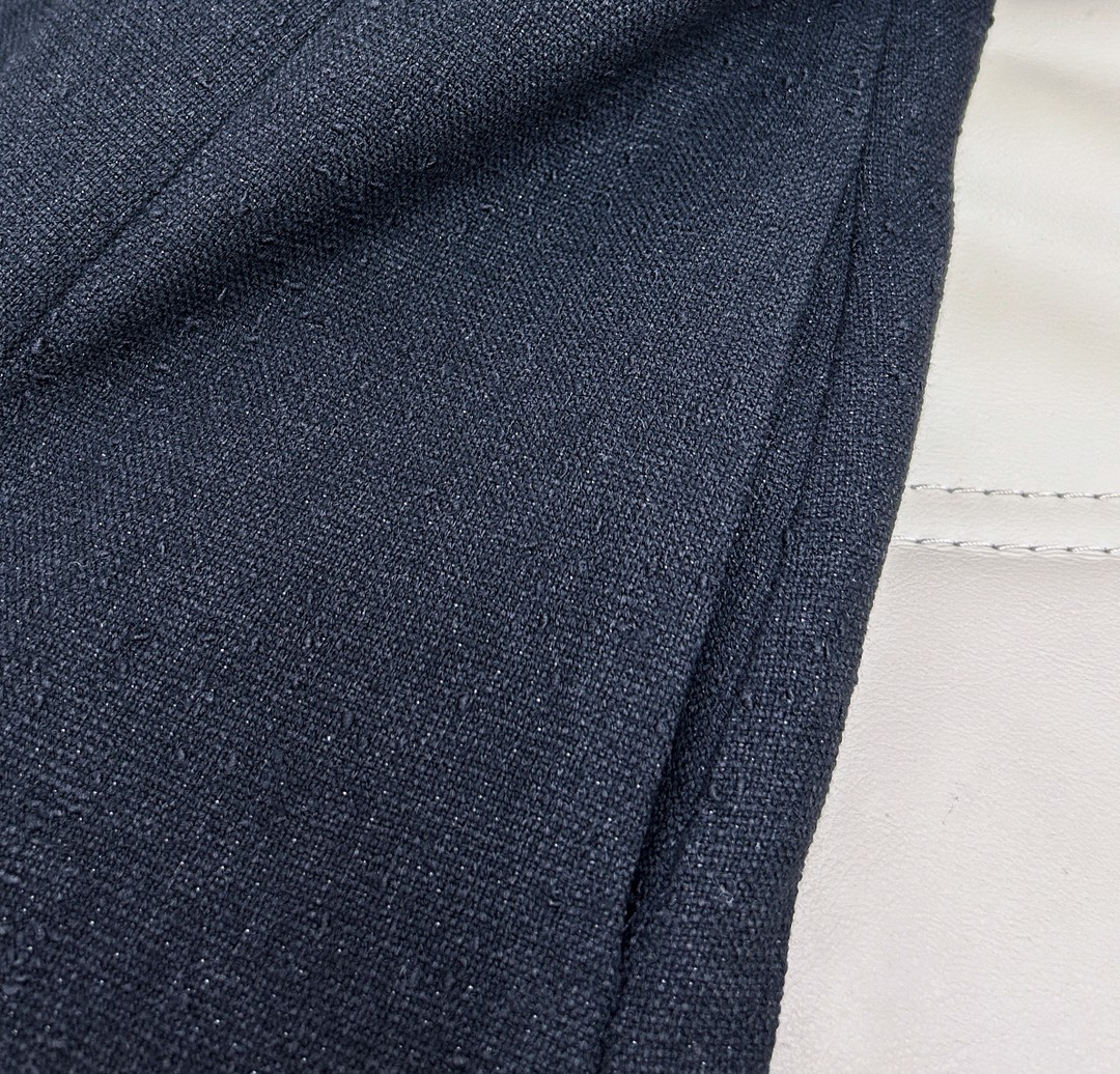 Elegant Wool Blend Vest Dress - Chic Sleeveless Mini Dress with Pleated Detail 5 i1728377210 1163 3