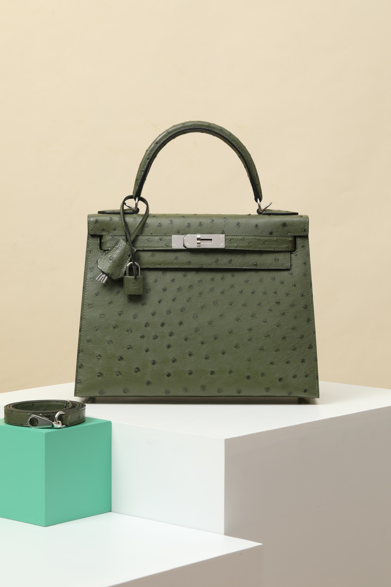 Hermes Kelly Bolsos de mano Bolsos cruzados y bandoleras Verde Piel de alpaca real