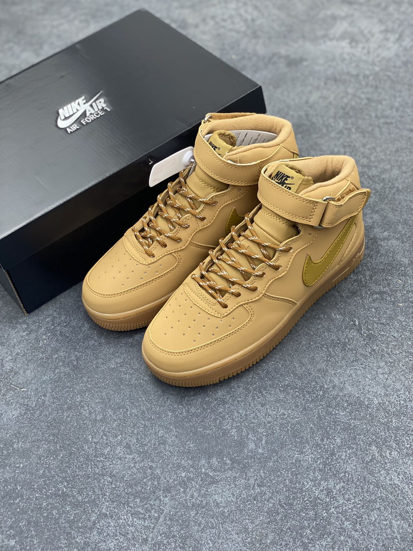 图片[8]-福利特价 无敌性价比🔥 Nike Air Force 1\’07 空军一号休闲运动板鞋 中帮小麦二代 原楦头原纸板 打造纯正空军版型#专注外贸渠道 全掌内置蜂窝气垫 #原盒配件 原厂中底钢印、拉帮完美 货号：DJ9158-200 尺码：36 36.5 37.5 38 38.5 39 40 40.5 41 42 42.5 43 44 44.5 45-选品中心