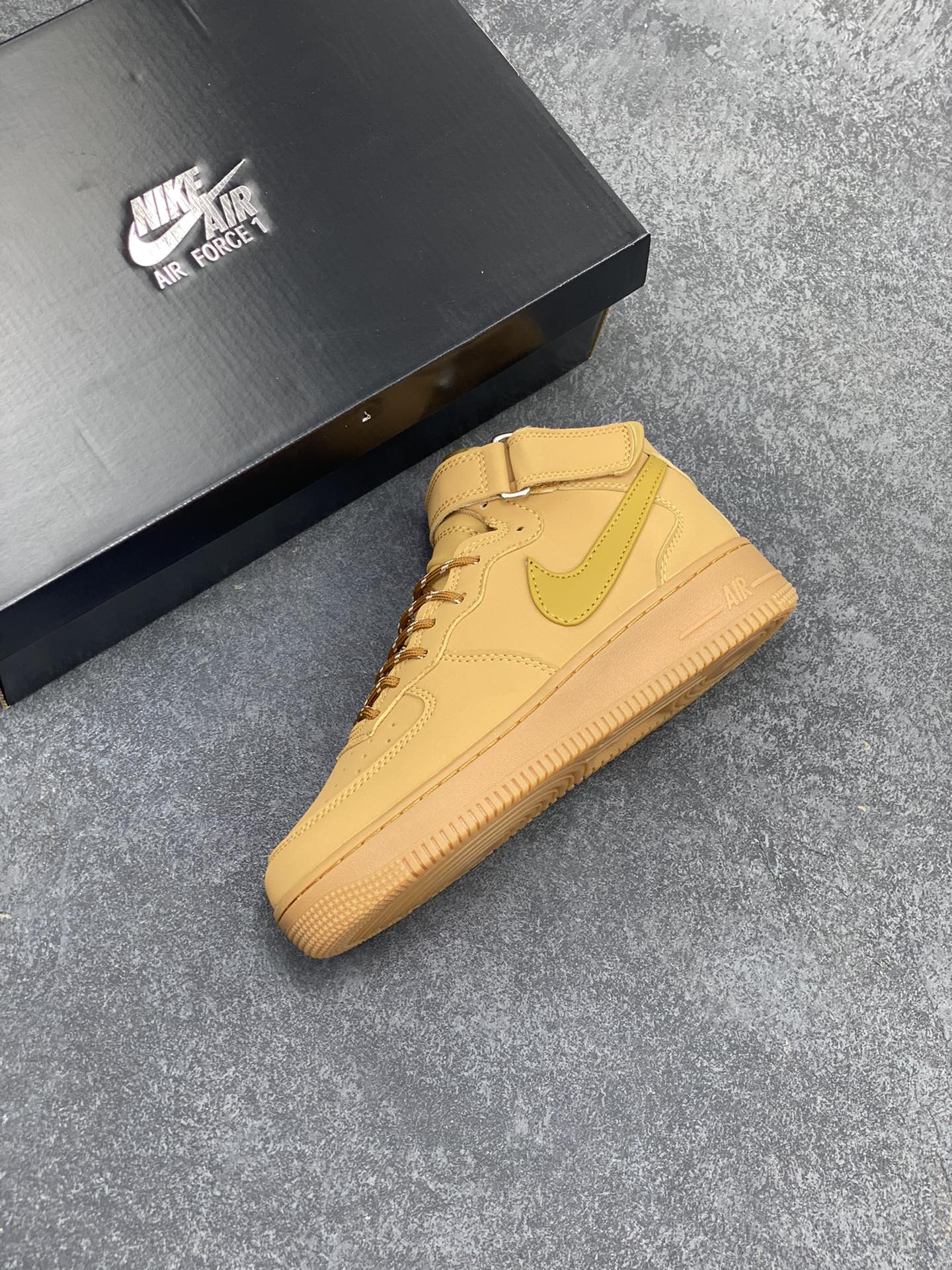 图片[7]-福利特价 无敌性价比🔥 Nike Air Force 1\’07 空军一号休闲运动板鞋 中帮小麦二代 原楦头原纸板 打造纯正空军版型#专注外贸渠道 全掌内置蜂窝气垫 #原盒配件 原厂中底钢印、拉帮完美 货号：DJ9158-200 尺码：36 36.5 37.5 38 38.5 39 40 40.5 41 42 42.5 43 44 44.5 45-选品中心