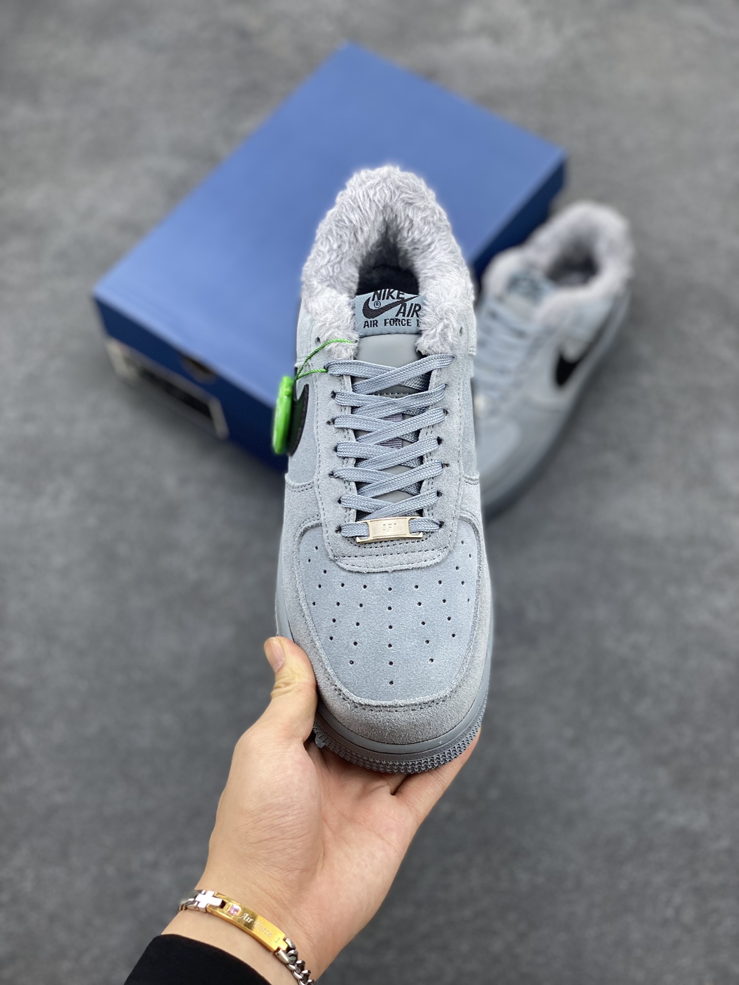 图片[2]-Nike Air Force 1 ’07 Low 空军一号低帮百搭休闲运动板鞋。柔软、弹性十足的缓震性能和出色的中底设计，横跨复古与现代的外型结合，造就出风靡全球三十多年的Force 1，直到今天还深受青睐 货号：AJ7747-101 尺码：36 37.5 38 39 40 40.5 41 42 42.5 43 44 44.5 45-选品中心