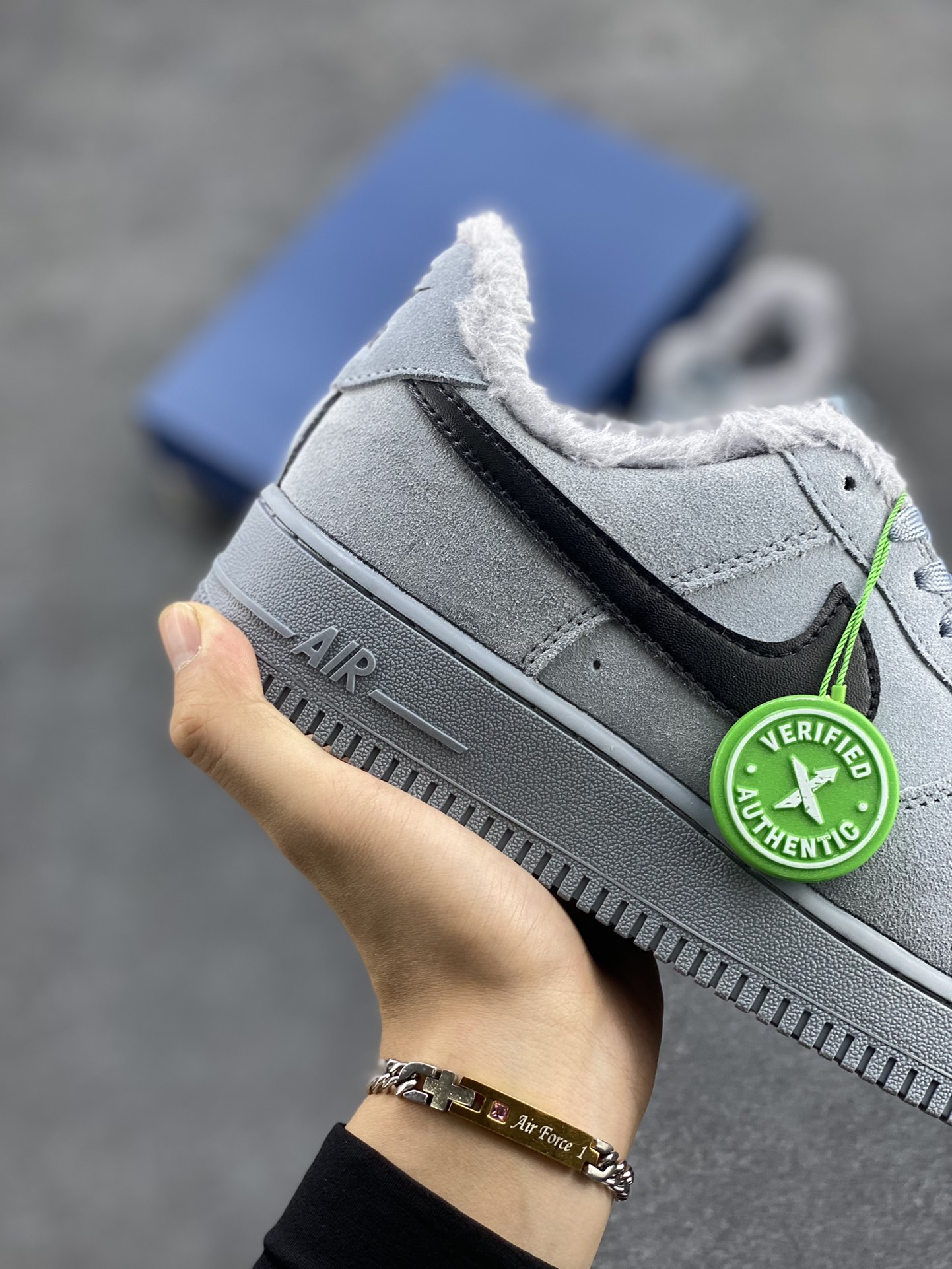 图片[6]-Nike Air Force 1 ’07 Low 空军一号低帮百搭休闲运动板鞋。柔软、弹性十足的缓震性能和出色的中底设计，横跨复古与现代的外型结合，造就出风靡全球三十多年的Force 1，直到今天还深受青睐 货号：AJ7747-101 尺码：36 37.5 38 39 40 40.5 41 42 42.5 43 44 44.5 45-选品中心