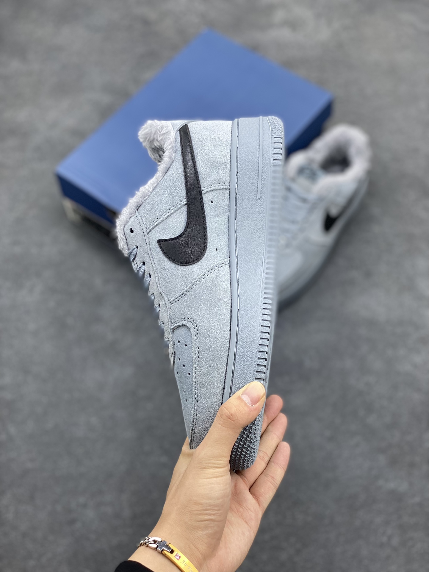 图片[3]-Nike Air Force 1 ’07 Low 空军一号低帮百搭休闲运动板鞋。柔软、弹性十足的缓震性能和出色的中底设计，横跨复古与现代的外型结合，造就出风靡全球三十多年的Force 1，直到今天还深受青睐 货号：AJ7747-101 尺码：36 37.5 38 39 40 40.5 41 42 42.5 43 44 44.5 45-选品中心