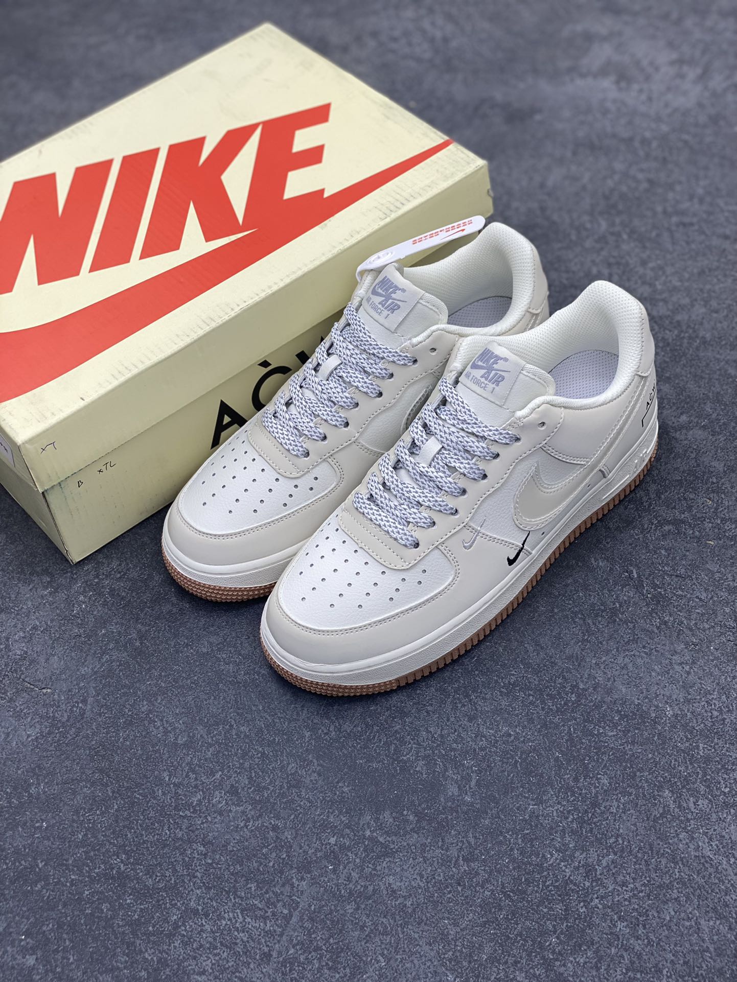 图片[8]-Nike Air Force 1 Low ACW联名 空军一号低帮运动休闲板鞋 原楦头原纸板 打造纯正空军版型 专注外贸渠道 全掌内置蜂窝气垫 原盒配件 原厂中底钢印、拉帮完美 货号：AC-639811 尺码：36 36.5 37.5 38 38.5 39 40 40.5 41 42 42.5 43 44 44.5 45-选品中心
