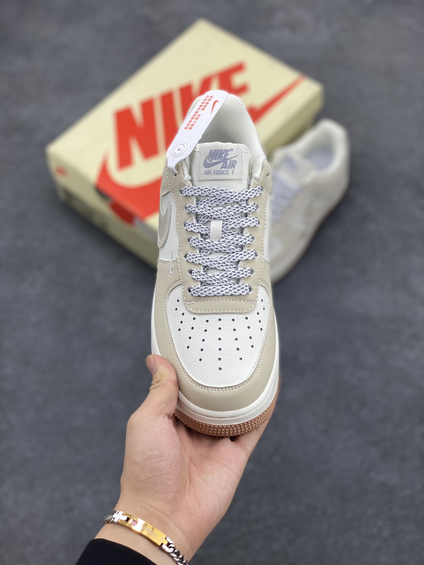 图片[2]-Nike Air Force 1 Low ACW联名 空军一号低帮运动休闲板鞋 原楦头原纸板 打造纯正空军版型 专注外贸渠道 全掌内置蜂窝气垫 原盒配件 原厂中底钢印、拉帮完美 货号：AC-639811 尺码：36 36.5 37.5 38 38.5 39 40 40.5 41 42 42.5 43 44 44.5 45-选品中心