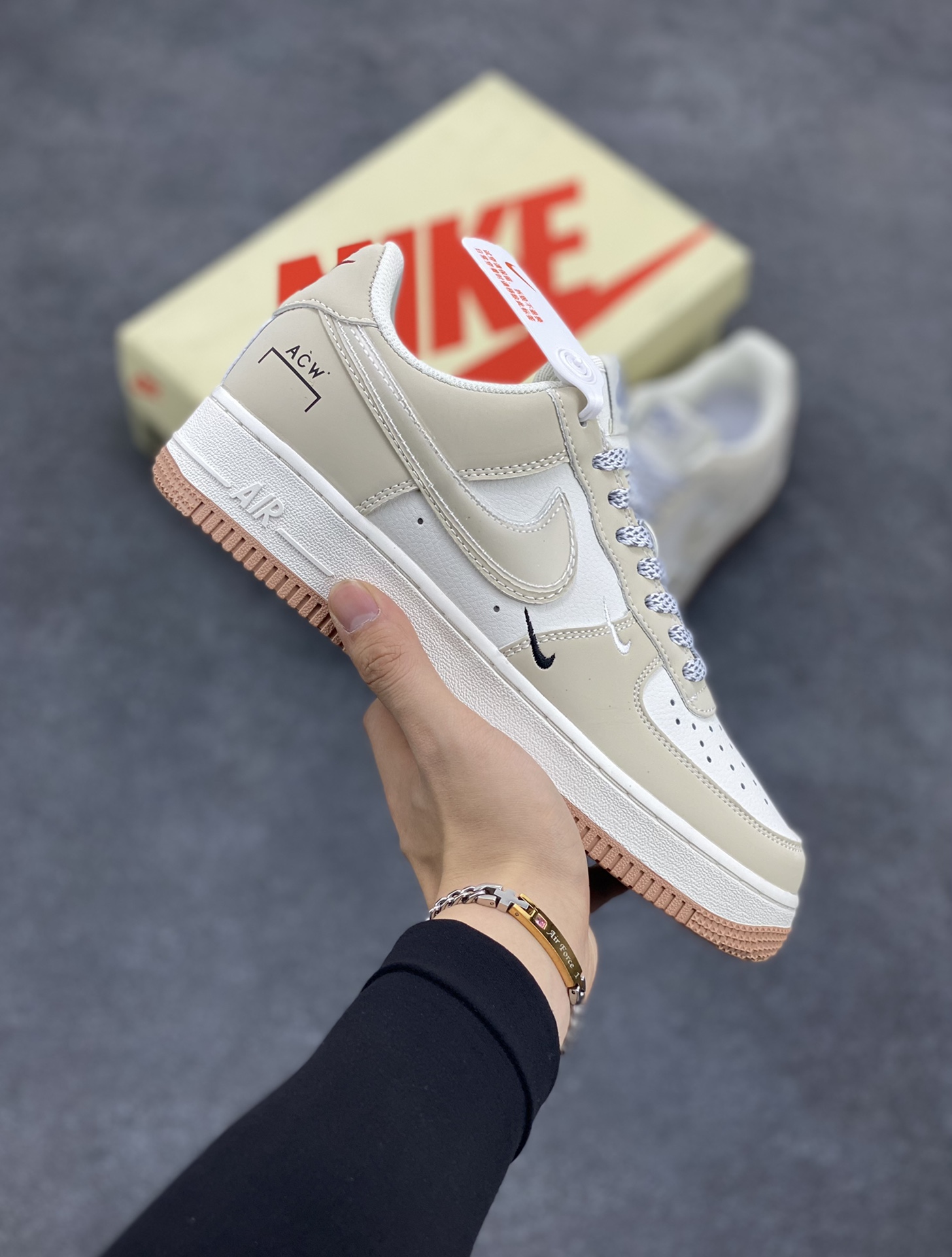 Nike Air Force 1 Low ACW联名 空军一号低帮运动休闲板鞋 原楦头原纸板 打造纯正空军版型 专注外贸渠道 全掌内置蜂窝气垫 原盒配件 原厂中底钢印、拉帮完美 货号:AC-639811 尺码:36 36.5 37.5 38 38.5 39 40 40.5 41 42 42.5 43 44 44.5 45-选品中心
