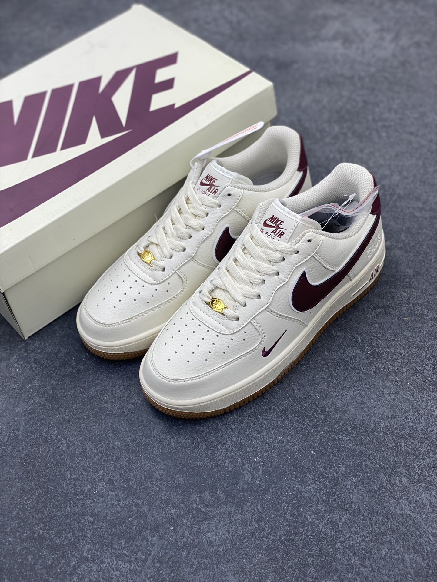 图片[8]-小红书爆款 官方同步 Nike Air Force 1 Low \’07 酒红小勾复古低帮空军一号休闲板鞋 3M反光 定制皮料 原楦原纸板 纯正版型 清洁度完美 内置全掌气垫 货号：WA0531-308 尺码：36 36.5 37.5 38 38.5 39 40 40.5 41 42 42.5 43 44 45-选品中心