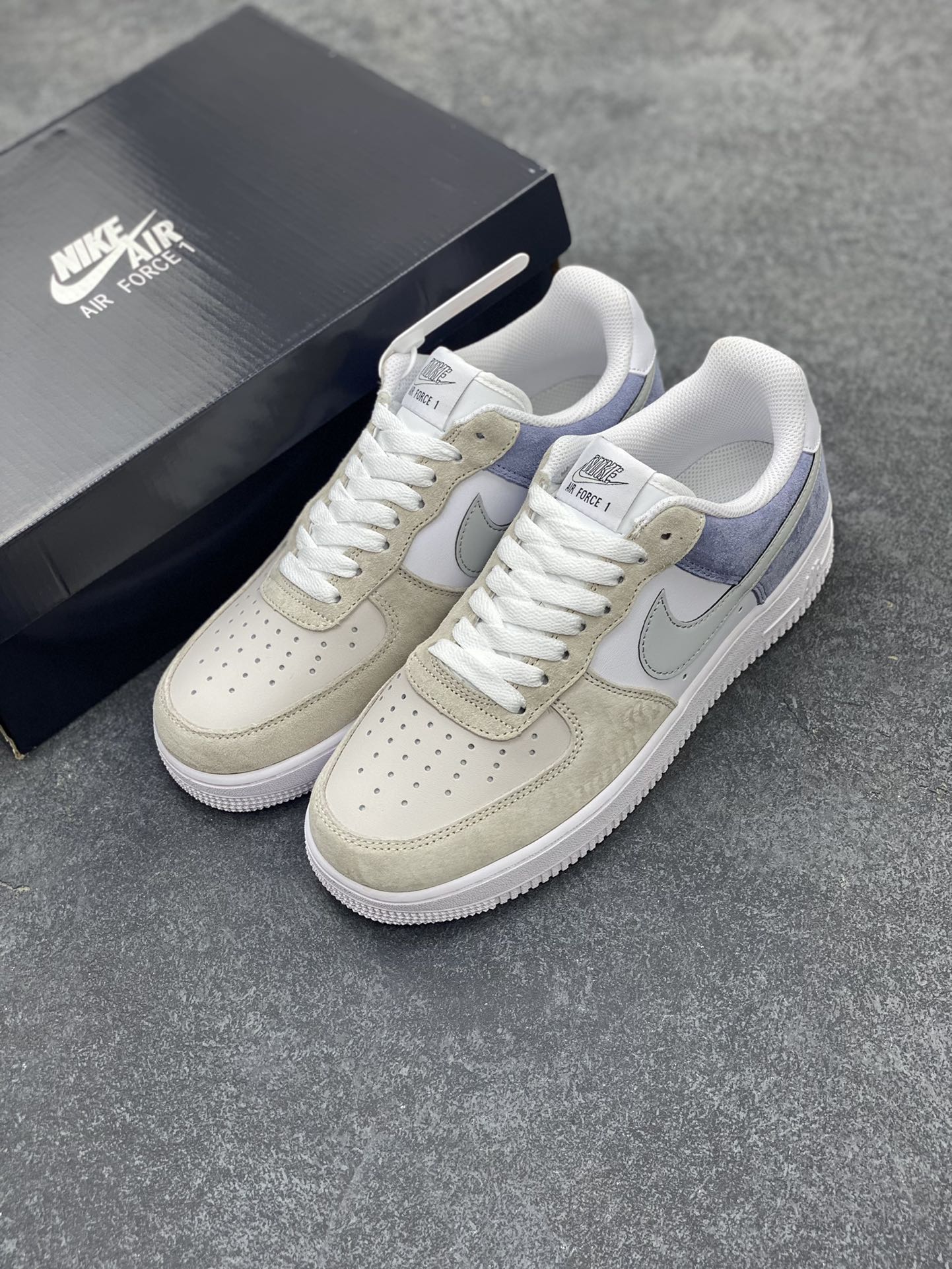 图片[8]-Nike Air Force 1 Low 07 白灰紫配色 空军一号低帮休闲板鞋 原厂麂皮 原楦原纸板 纯正版型 正品NFC感应芯片 高清洁度 内置全掌气垫 货号：LM2033-208 尺码：36 36.5 37.5 38 38.5 39 40 40.5 41 42 42.5 43 44 44.5 45-选品中心