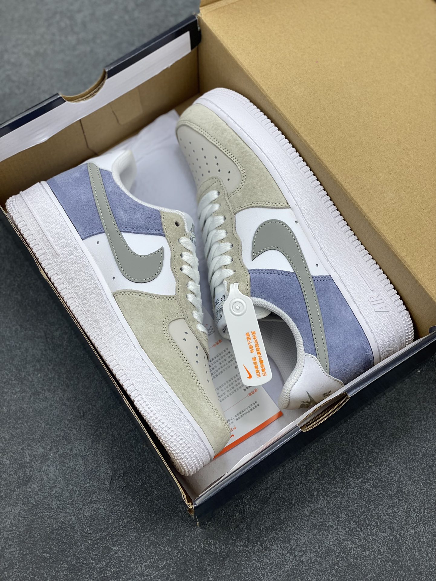 图片[9]-Nike Air Force 1 Low 07 白灰紫配色 空军一号低帮休闲板鞋 原厂麂皮 原楦原纸板 纯正版型 正品NFC感应芯片 高清洁度 内置全掌气垫 货号：LM2033-208 尺码：36 36.5 37.5 38 38.5 39 40 40.5 41 42 42.5 43 44 44.5 45-选品中心