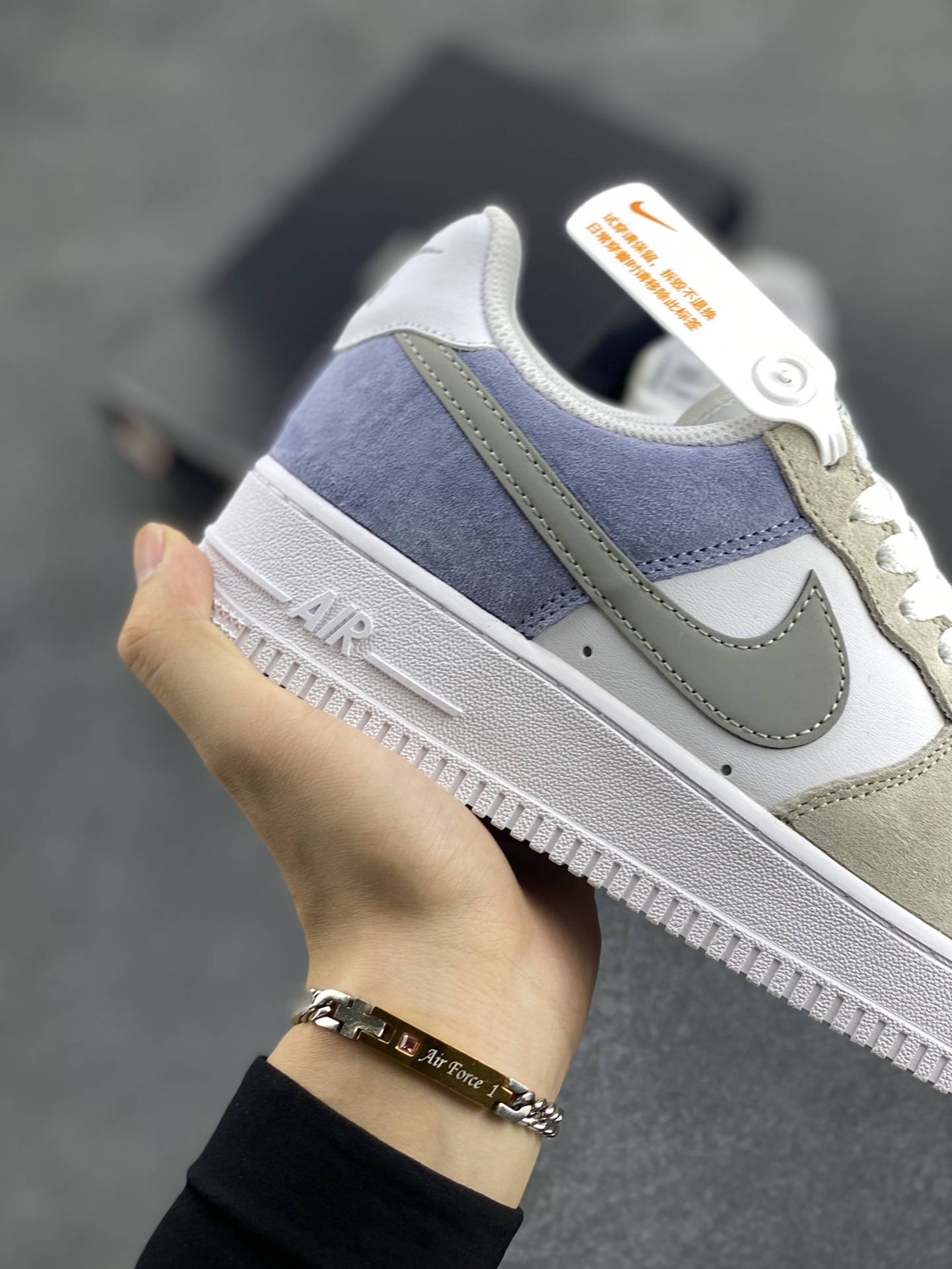 图片[6]-Nike Air Force 1 Low 07 白灰紫配色 空军一号低帮休闲板鞋 原厂麂皮 原楦原纸板 纯正版型 正品NFC感应芯片 高清洁度 内置全掌气垫 货号：LM2033-208 尺码：36 36.5 37.5 38 38.5 39 40 40.5 41 42 42.5 43 44 44.5 45-选品中心