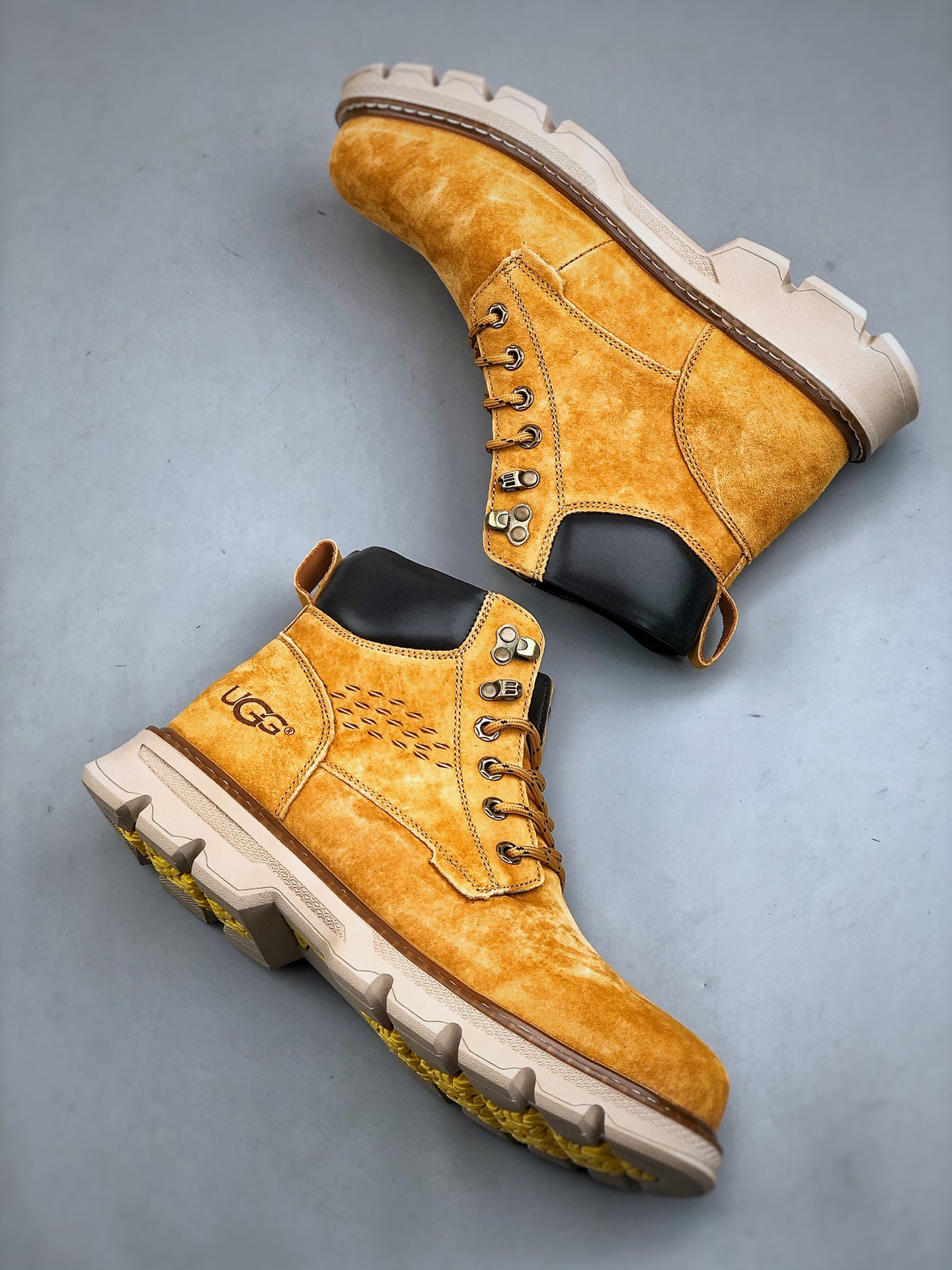 280 UGG Tasman Weather Hybrid 塔斯曼混合系列中帮轻量休闲马丁靴