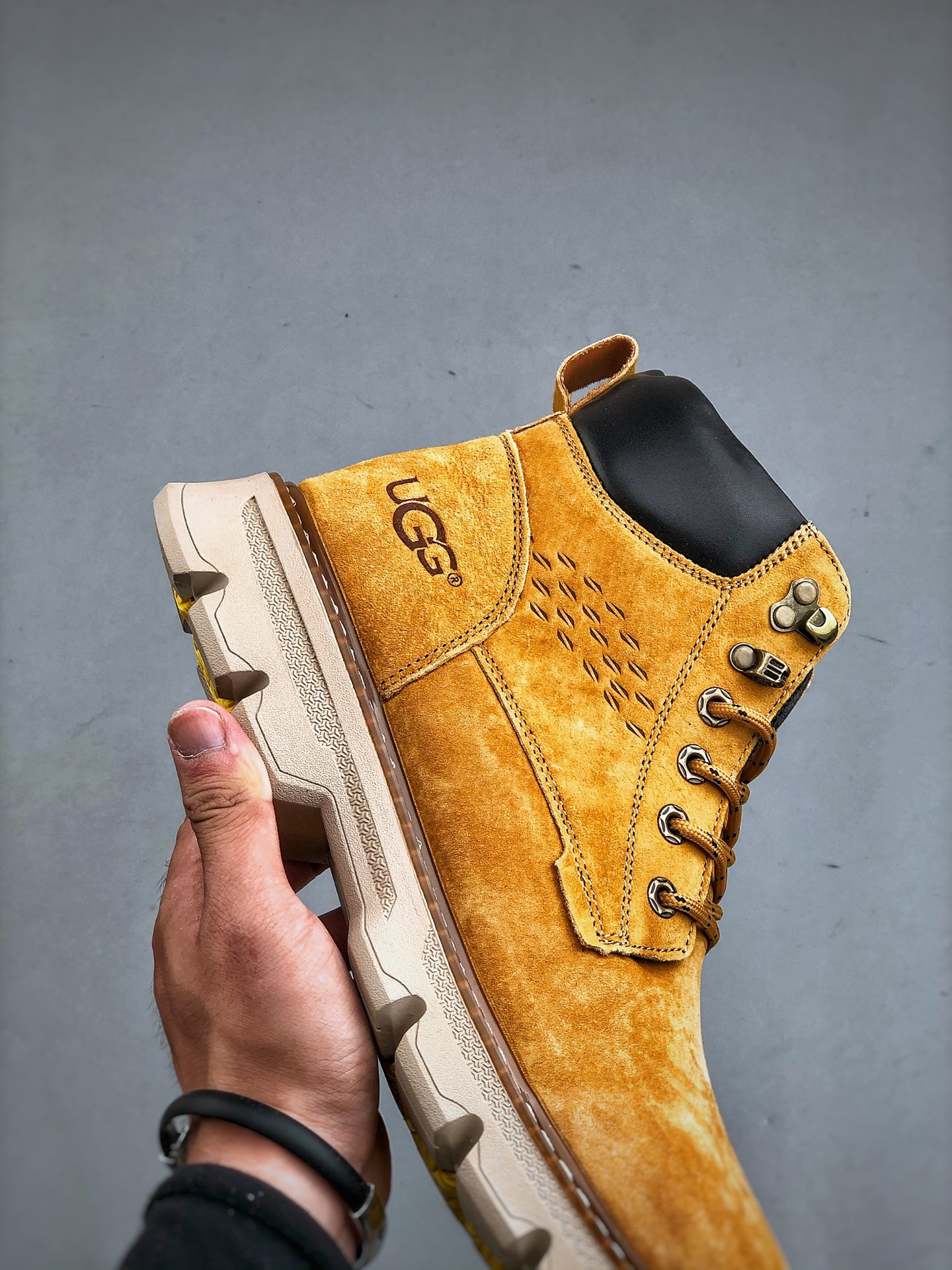 280 UGG Tasman Weather Hybrid 塔斯曼混合系列中帮轻量休闲马丁靴