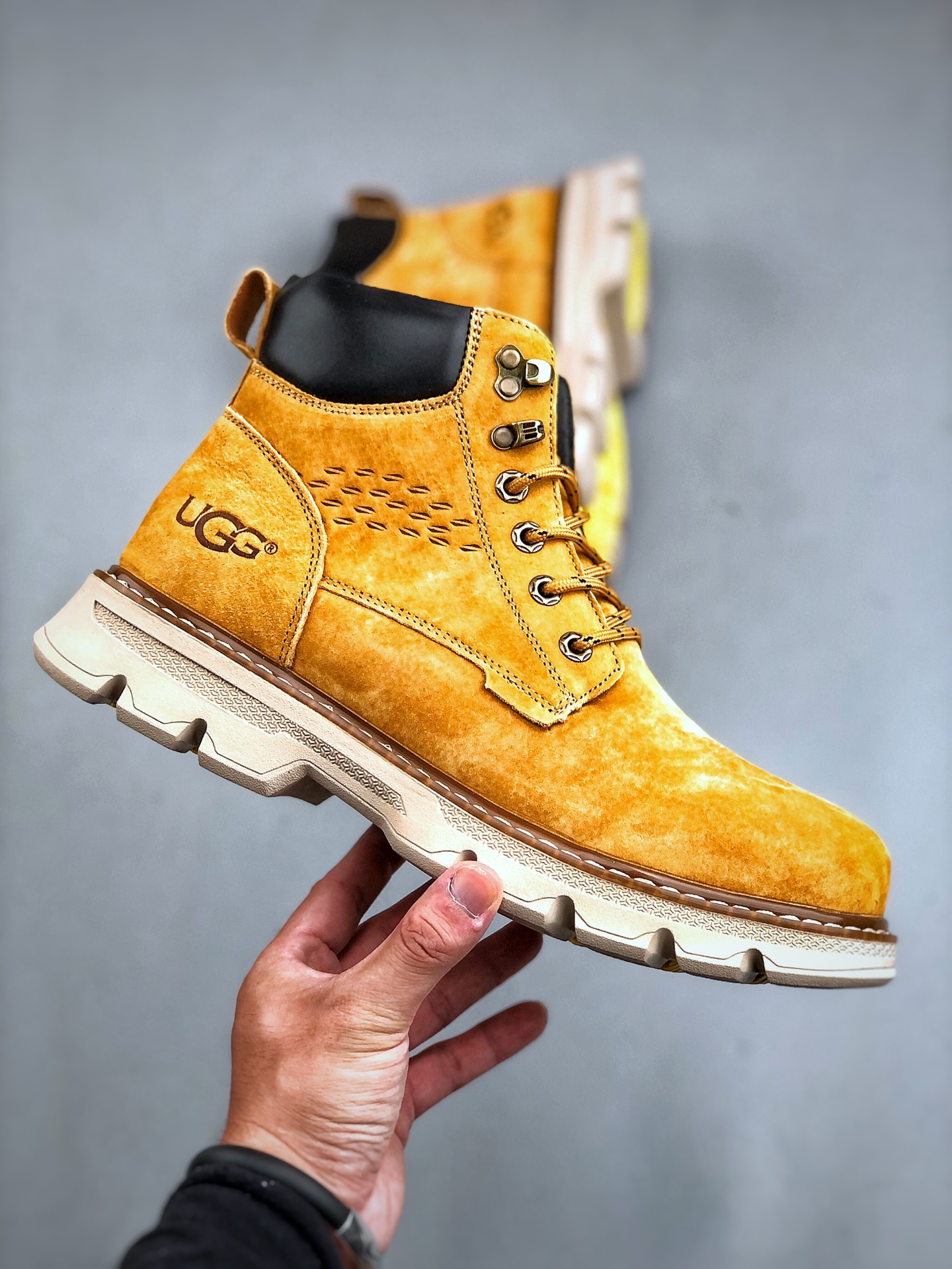 280 UGG Tasman Weather Hybrid 塔斯曼混合系列中帮轻量休闲马丁靴