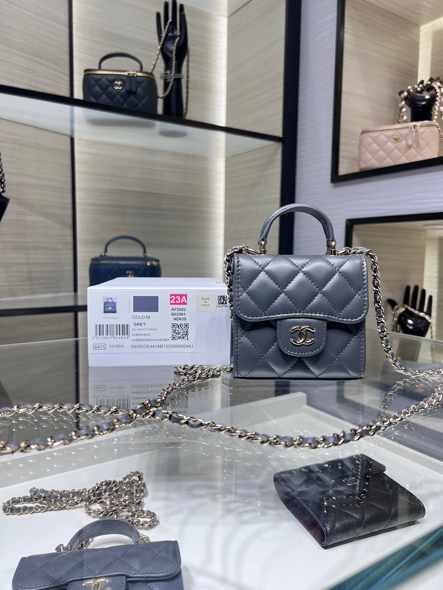 NO:617908,Authentic grade Ohanel 23A new product small waste bag with small mirror inside small portable makeup box small storage box AY size 11*11*4cm.,CHANEL,chanel19860909正品级 Ohanel 23A新品 小废包 内配小镜子 手提化妆小盒子 小型收纳盒 AY 尺寸11*11*4cm.,CHANEL,chanel,Bag