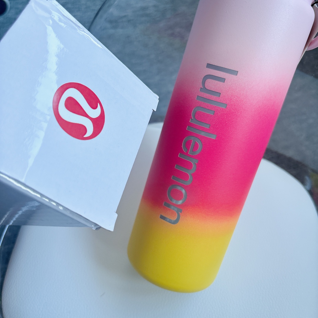 Crafted by lululemon, this water bottle features a high-grade stainless - Comprehensive 4