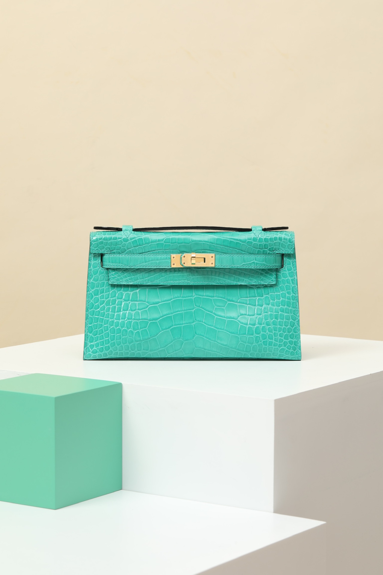 Hermes Kelly Bolsos de mano Bolsos cruzados y bandoleras Oro Verde Mini