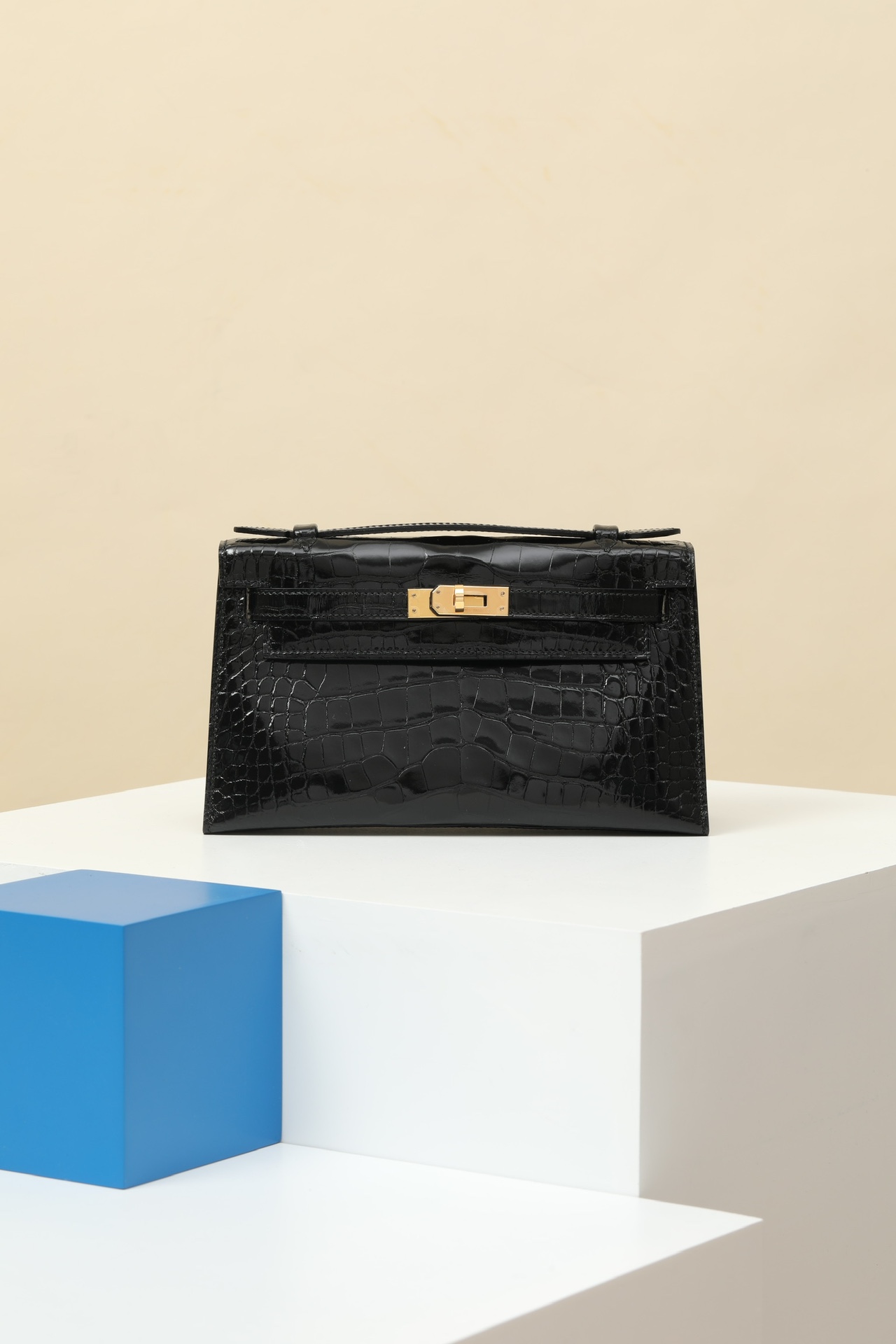 Hermes Kelly Bolsos de mano Bolsos cruzados y bandoleras Negro Oro Mini