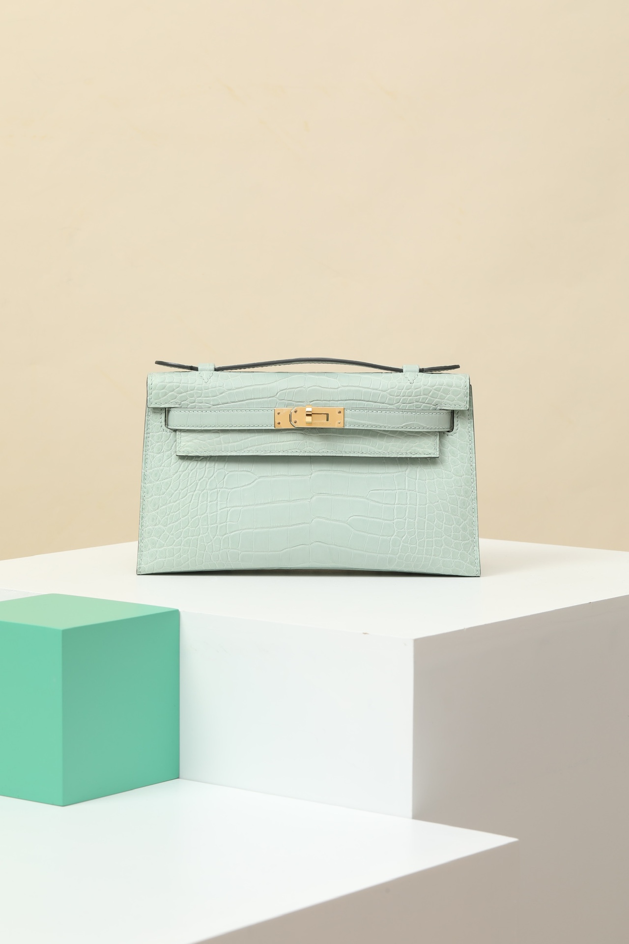 Hermes Kelly Bolsos de mano Bolsos cruzados y bandoleras Oro Verde Mini