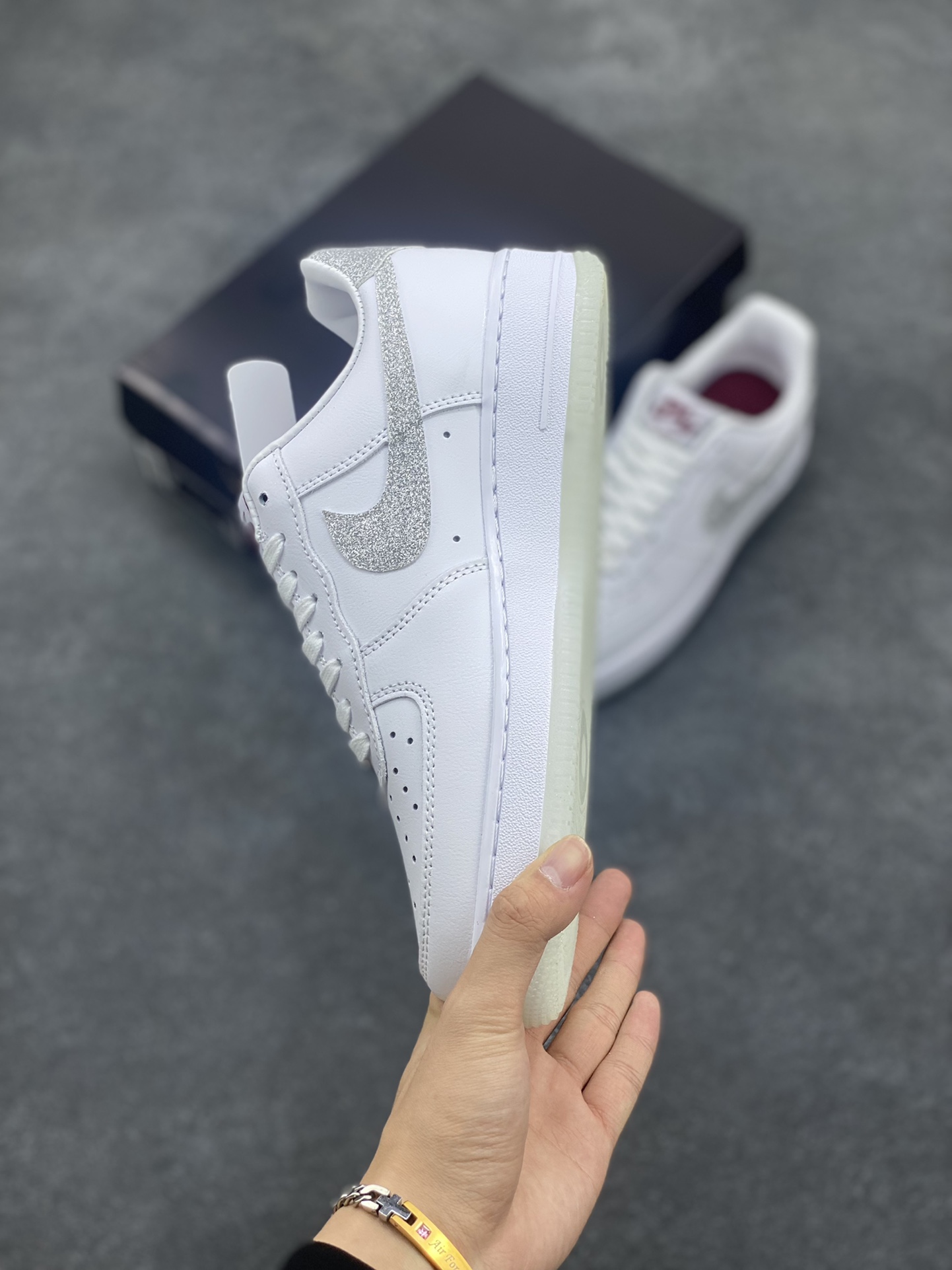 图片[3]-Nike Air Force 1 Low 07 白银闪钩 原楦头原纸板 打造纯正低帮空军版型 专注外贸渠道 全掌内置蜂窝气垫 原盒配件 原厂中底钢印、拉帮完美 货号：HQ3461-191 尺码：36 36.5 37.5 38 38.5 39 40 40.5 41 42 42.5 43 44 44.5 45-选品中心