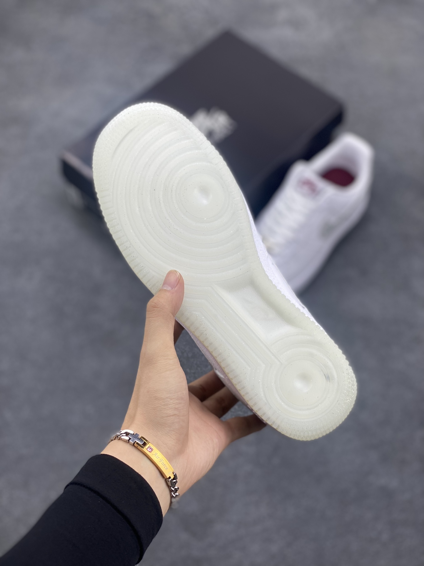图片[5]-Nike Air Force 1 Low 07 白银闪钩 原楦头原纸板 打造纯正低帮空军版型 专注外贸渠道 全掌内置蜂窝气垫 原盒配件 原厂中底钢印、拉帮完美 货号：HQ3461-191 尺码：36 36.5 37.5 38 38.5 39 40 40.5 41 42 42.5 43 44 44.5 45-选品中心