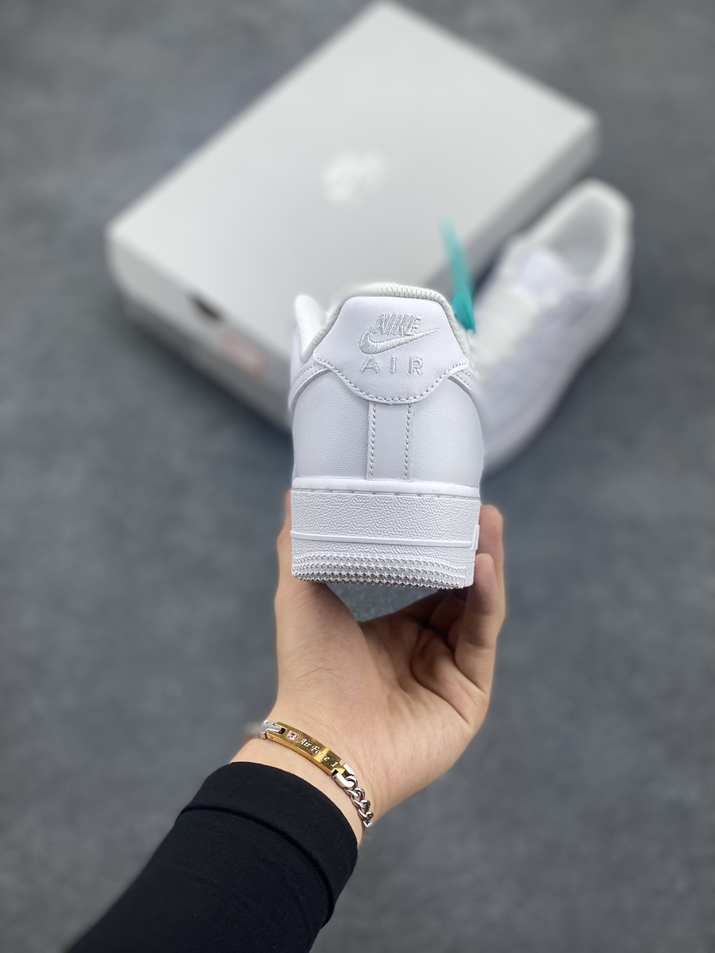 图片[4]-Nike Air Force 1 Low “全白” 原楦原纸板 打造纯正空军 专注外贸渠道 全掌内置蜂窝气垫 原盒配件 原厂中底钢印、拉帮完美！ 货号：女码DD8959-100 男码CW2288-111 尺码：35.5 36 36.5 37.5 38 38.5 39 40 40.5 41 42 42.5 43 44 44.5 45-选品中心