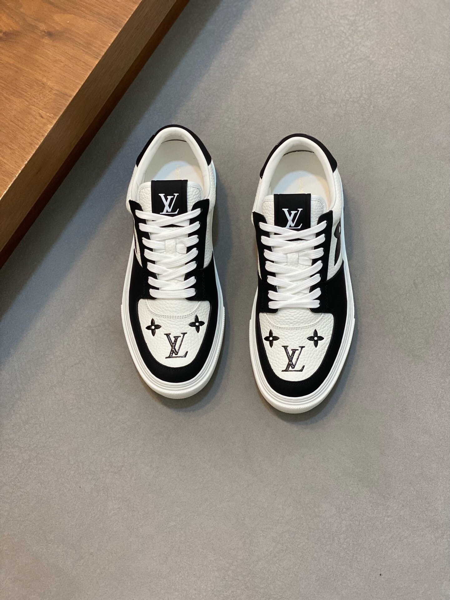 NO:217882,Brand LOUIS VUITTON original color matching code number 39-44 customized 38/45 price Material new Louis Vuitton casual shoes!  Original single-quality Labon craft upper adopts cowhide original printed cowhide inner style fashionable simple and atmospheric original LV outsole, Louis Vuitton, louis vuitton, louis vuitton, louis vuitton, louis vuitton, cowhide19860909品牌LOUIS VUITTON 颜色原版配色 码数39-44订做38/45 价格 材质路易威登新款 休闲鞋！原单品质拉邦工艺鞋面采用牛皮原版印花牛皮内里版型时尚 简单大气原版LV大底,路易威登,louis vuitton,louis vuitton,louis vuitton,cowhide,Men's shoes