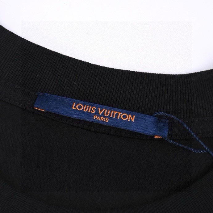 路易威登/Louis Vuitton 春夏新款 满印字母logo圆领短袖T恤