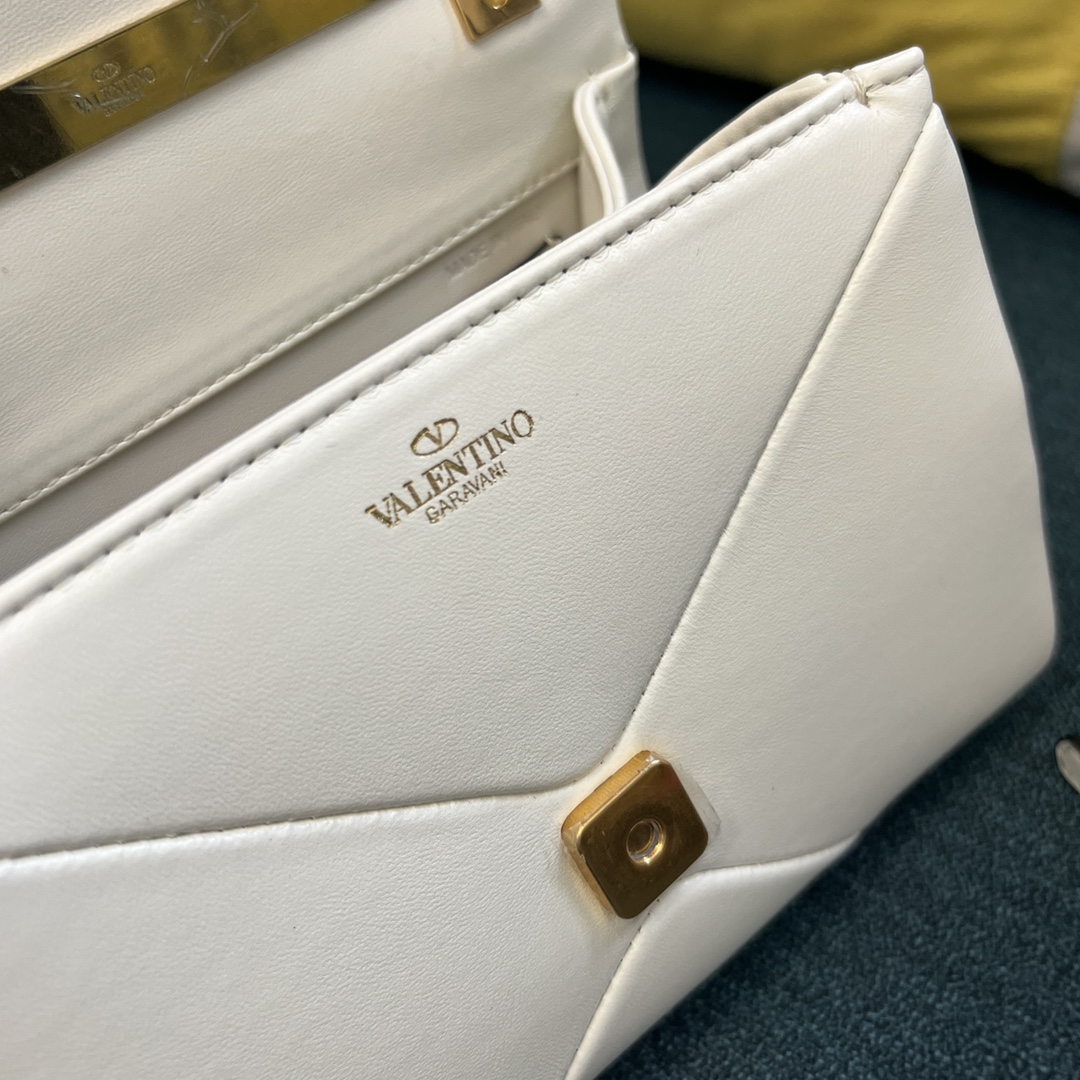 诺悠翩雅 Loro Piana 高定经典皮革女包手袋 #824A73D8 7