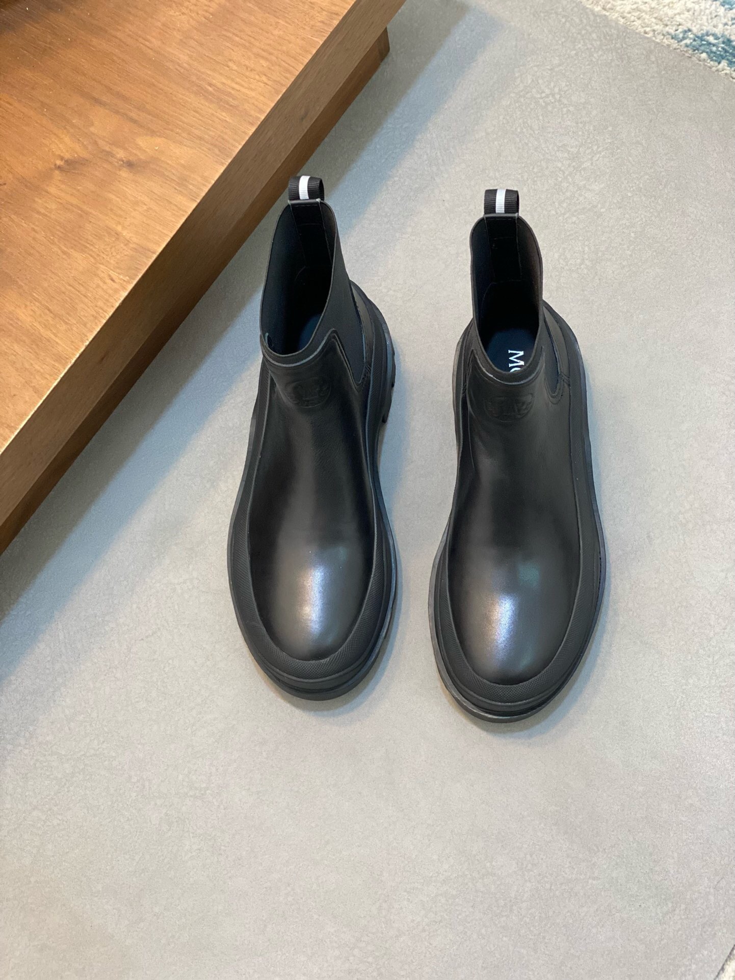 NO:217289,Brand MONCLER original color matching Size 39-44 Customized 38.45 Price Material masked new product casual high top men's boots official website synchronization Top original men's shoes high-end brand, new model on the market, top luxury brand, latest fashionable casual men's boots, trendy and versatile style, relaxed and sporty style, upper is made of original cowhide. Original cowhide inner lining, plus super fine workmanship. Original personalized fashionable rubber wear-resistant sole, light and comfortable on the feet., cover-up casual shoes, christian louboutin, Moncler, boots, cowhide19860909品牌MONCLER 颜色原版配色 码数39-44定做38.45 价格 材质蒙口新品休闲 高帮 男靴官网同步 顶级原版男鞋高端品牌,新款上市,顶级奢侈品牌,最新時尚休闲男靴,潮流百搭之款,轻松运动风,鞋面采用原版牛皮.原版牛皮内里,加超精细做工.原版个性时尚橡膠耐磨大底,上脚轻巧舒适.,蒙口 休闲鞋,christian louboutin,Moncler,boots,cowhide,Men's shoes