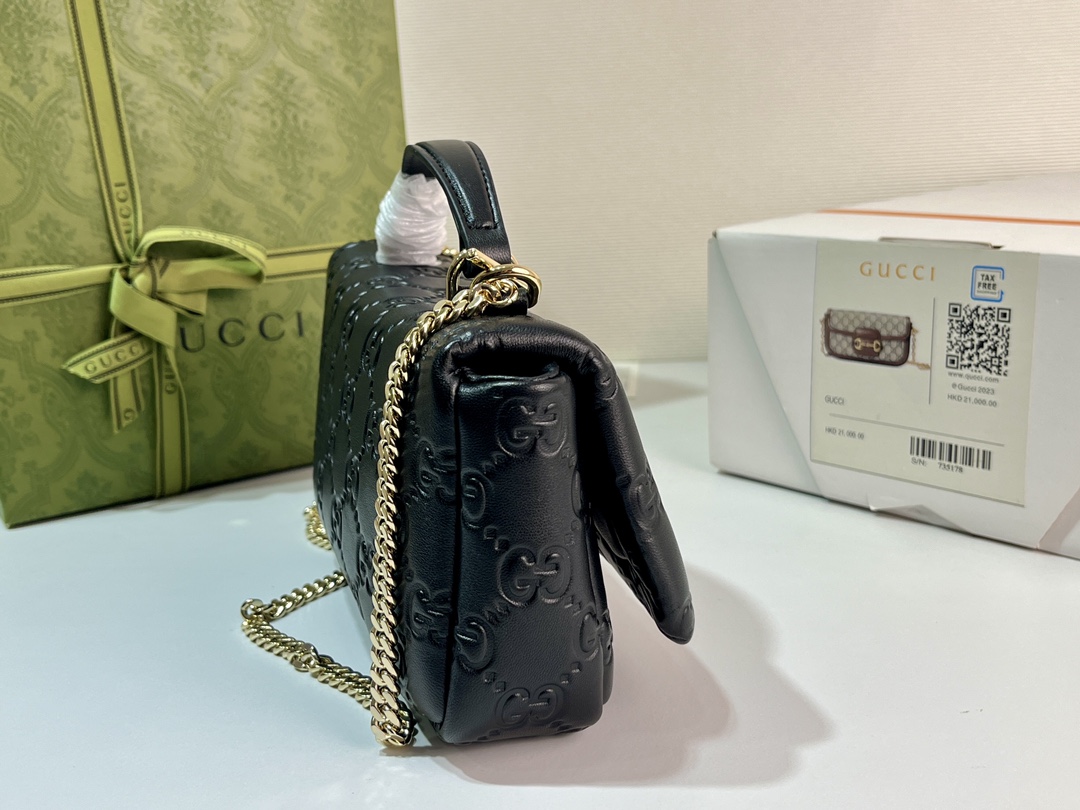 Gucci GG Milano series mini shoulder bag, which shows the elegance of personality in retro style, and the logo is also very eye-catching. This ha