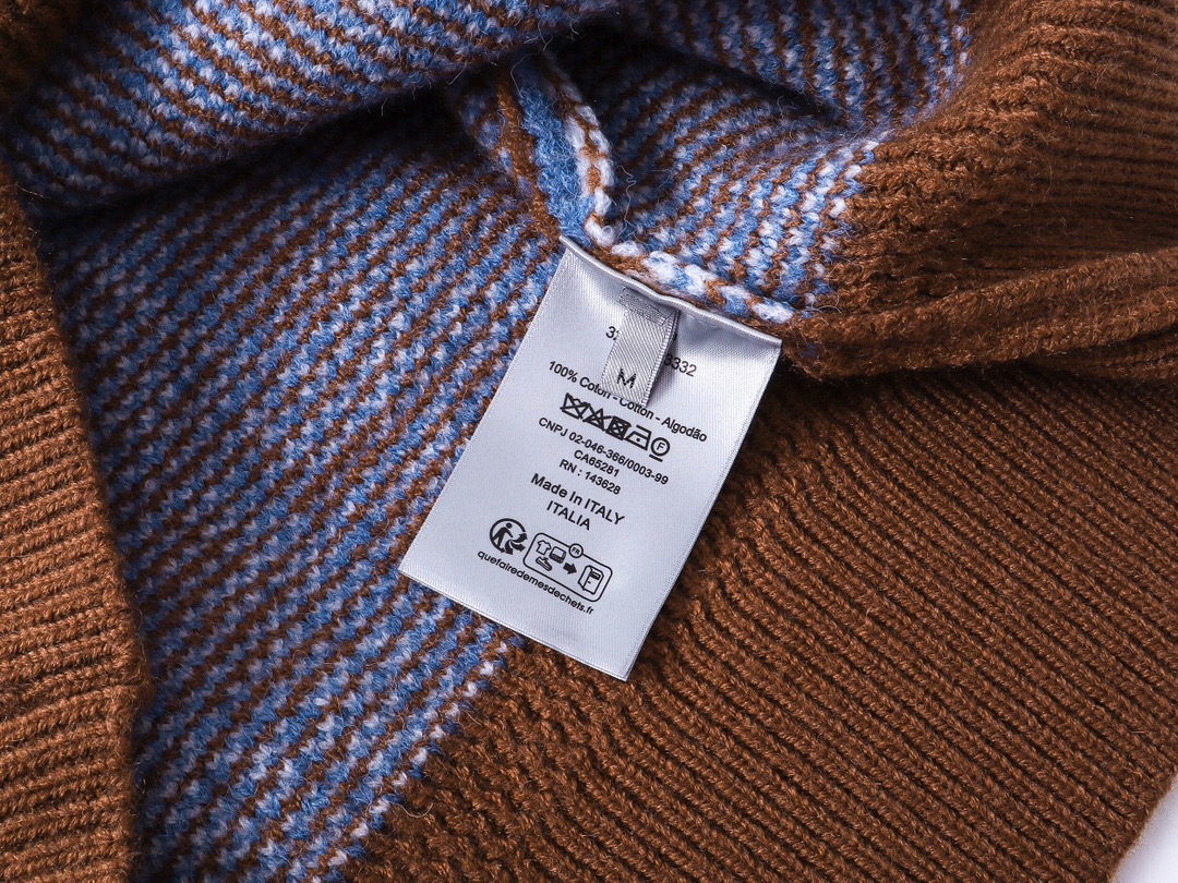 “High-Quality Knitted Sweaters Reinterpreting Dior Classic with Oblique Stamps” - 图片 8