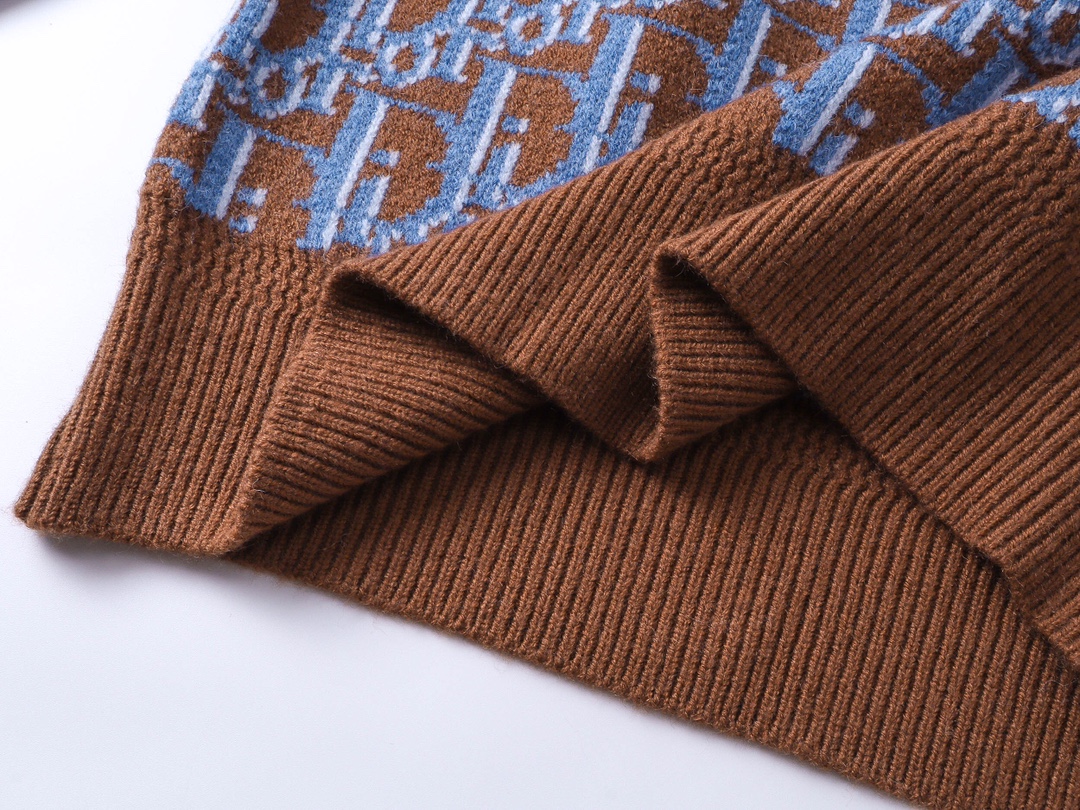 “High-Quality Knitted Sweaters Reinterpreting Dior Classic with Oblique Stamps” - 图片 6