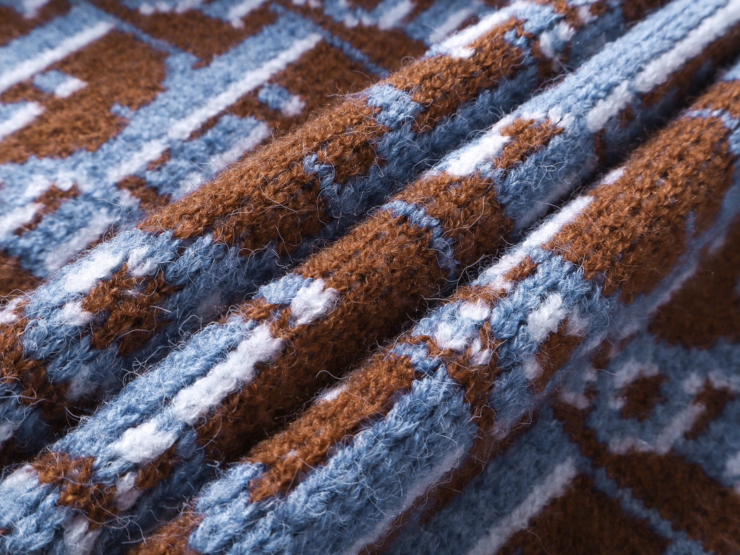 “High-Quality Knitted Sweaters Reinterpreting Dior Classic with Oblique Stamps” - 图片 7