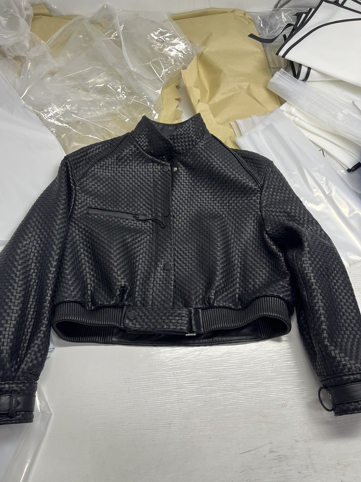 NO:742601,Woven sheepskin short jackets, as well as white, brown and burgundy can be made, Bottega Veneta - clothing, bottega veneta, jackets & coats, sheepskin,19860909编织羊皮短夹克,还有白色咖色酒红都可以做,葆蝶家-服装,bottega veneta,jackets & coats,sheepskin,,Women's clothing