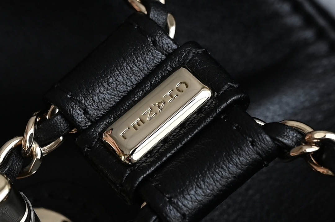 🌼现货 白金版▪️正品级 包装如图全新版本到货🆕𝐂𝐡𝐚𝐧𝐞𝟏 𝟐𝟒𝐏春夏新色𝐃𝐮𝐦𝐚背包 黑色 大号 专