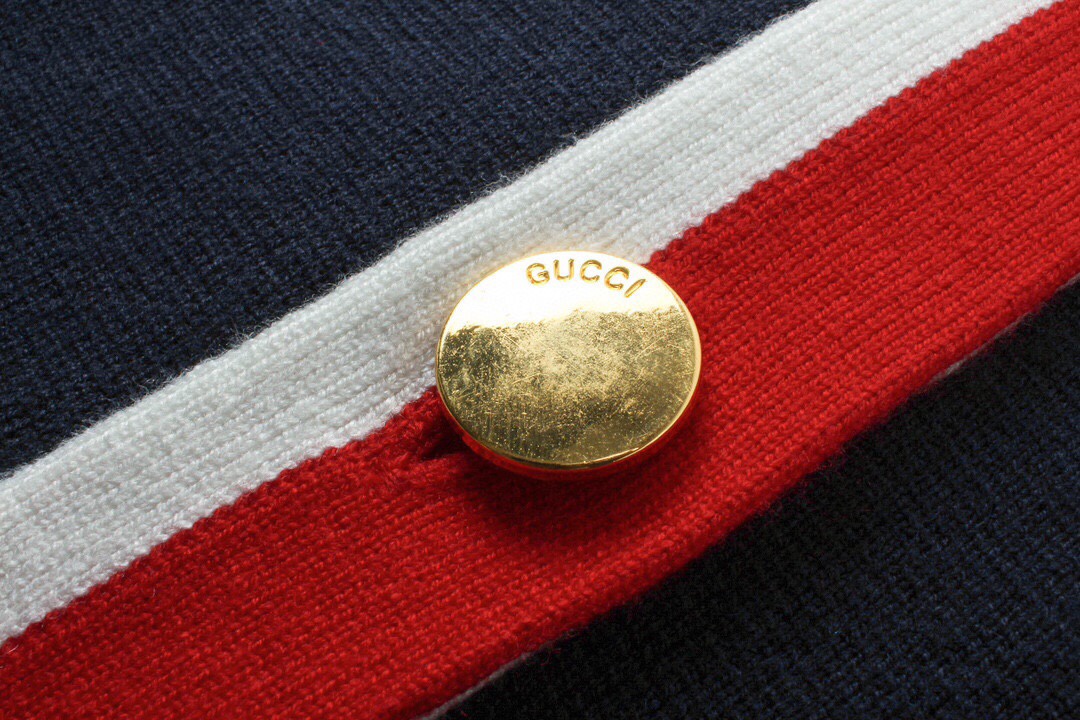 古驰/Gucci 秋冬新品 胸前字母条纹针织开衫毛衣