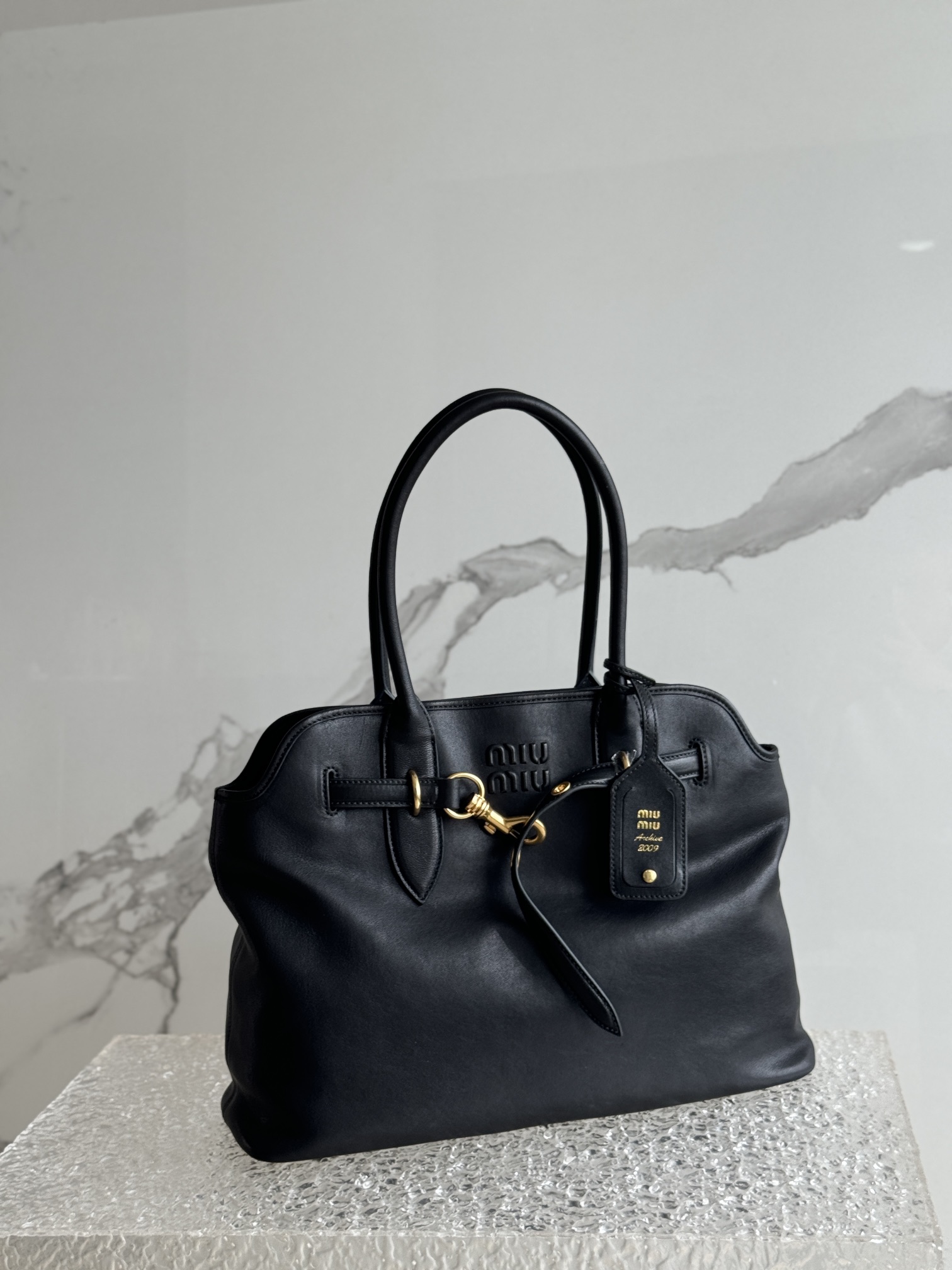Tod's Classic Handcrafted Luxury Leather Shoulder Bag Ref.453EA2F4 2