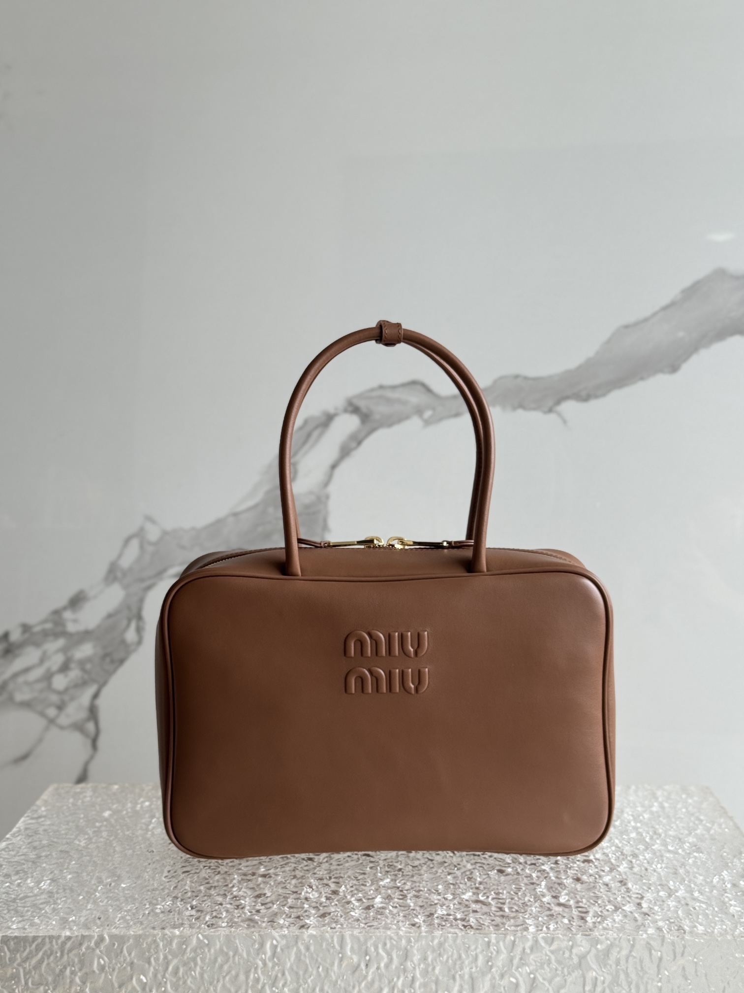 Alexander McQueen Classic Handcrafted Luxury Leather Shoulder Bag Ref