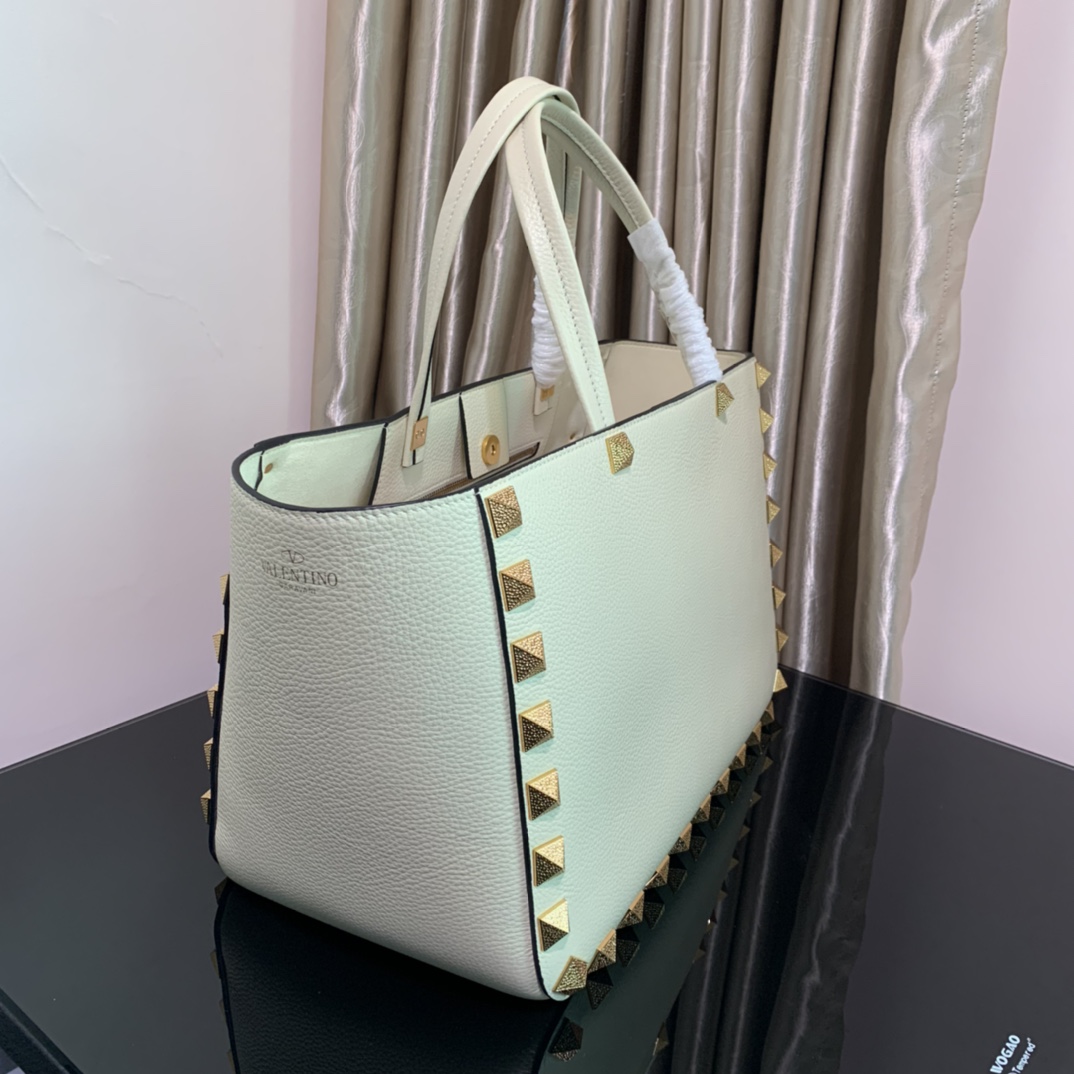 Celine Luxury Handbag Collection 2