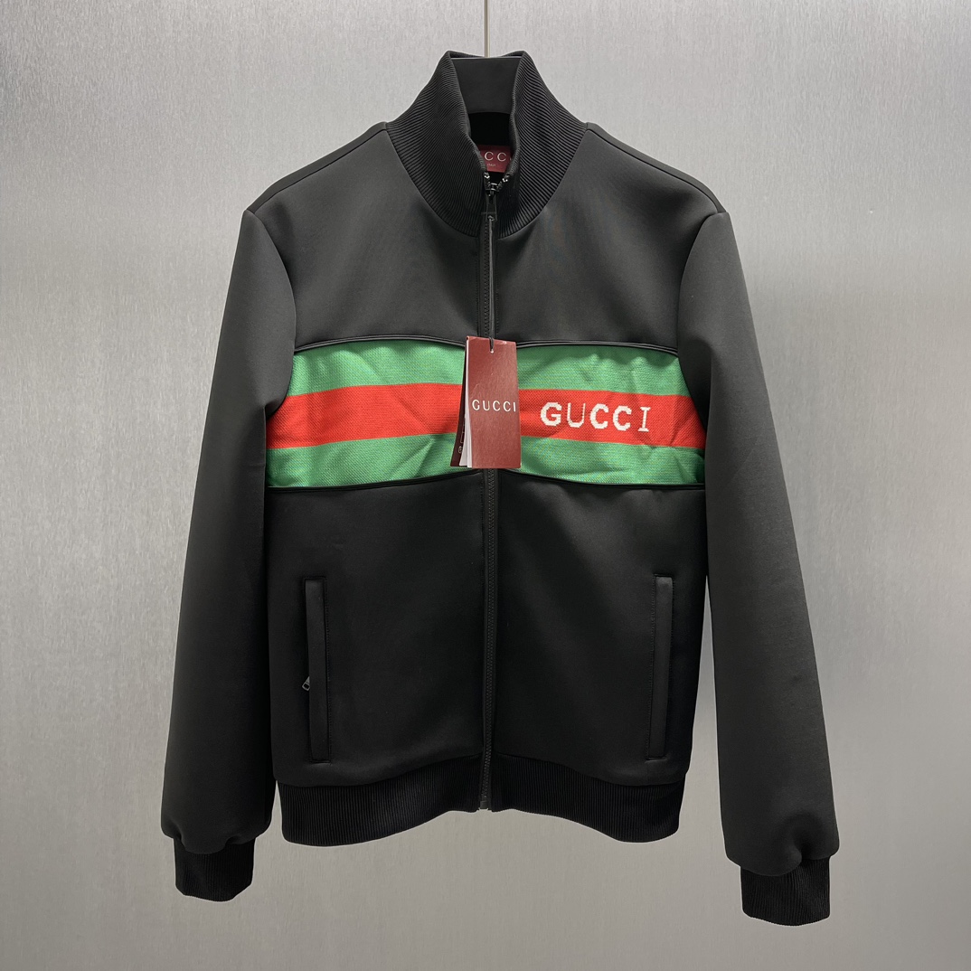 🧧Chaqueta de neopreno con cremallera y cinta GU. Tallas: S-XL. Esta chaqueta ligera de neopreno con cremallera, de bas…