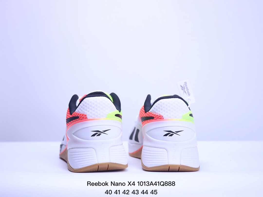 💰270
Reebok锐步官方2024春夏新款男NANO X4 经典运动健身综合训练鞋。Reebok Nano X4 在健身房里,几乎可以用于所有事情,有点像万事通。Floatride Energy Foam 中底足够稳定,适合举重,反应灵敏,在跳绳和短跑等情况下感觉舒适。这使得 Nano X4 成为任何喜欢改变训练的人的不错选择。如果您有点混合动力运动员,我通常建议您购买它。例如,您喜欢举重、跳跃、冲刺,甚至定期进行 HIIT 和 CrossFit。归根结底,如果你想要一双始终如一的训练鞋,并且可以在大多数锻炼中保持自己的状态,那么 Reebok Nano X4 是一个安全的选择。Nano X4 感觉就像一双升级鞋。非常适合跳跃和爆发性练习。新的鞋舌角撑板可以很好地锁住脚部,使这款鞋更具移动性和清晰度。重量较轻的鞋面也是这款鞋的一大亮点,适合多功能锻炼。这双鞋的 Flexweave 具有良好的透气性,并且在进行横向工作时可以很好地防止溢出。在跑步方面,Reebok Nano X4 在作为可行的混合训练鞋选择的背景下提供了相当强大的性能。对于步行和日常穿着,Nano X4 随着脚移动得更好,而且鞋面在全天穿着时感觉更舒适。
尺码:40-45
XM1013Q888