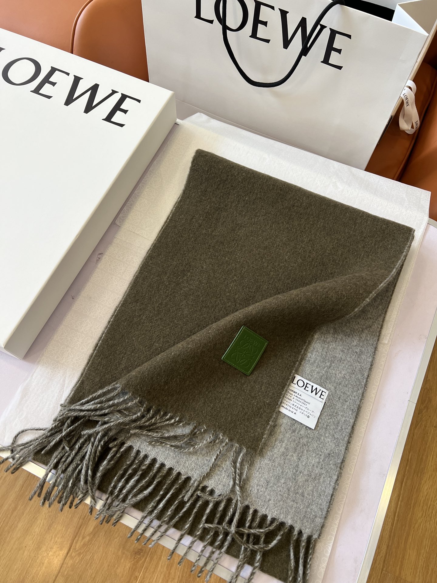 [Loewe Scarves]Color 8 (green leather) Loewe popular double-sided scarf 90 woo