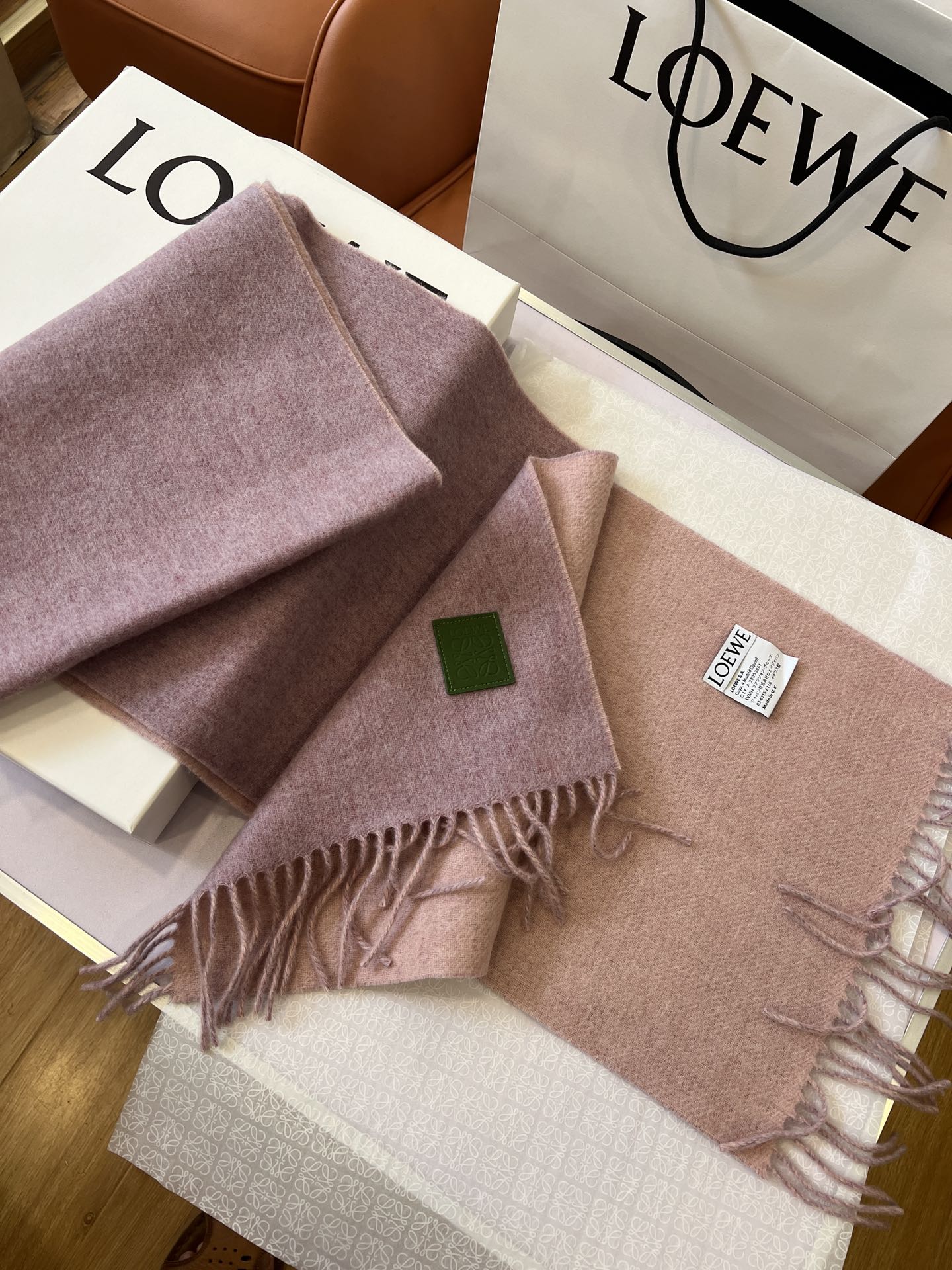 [Loewe Scarves]Color 10 (green leather) Loewe popular double-sided scarf 90 wo