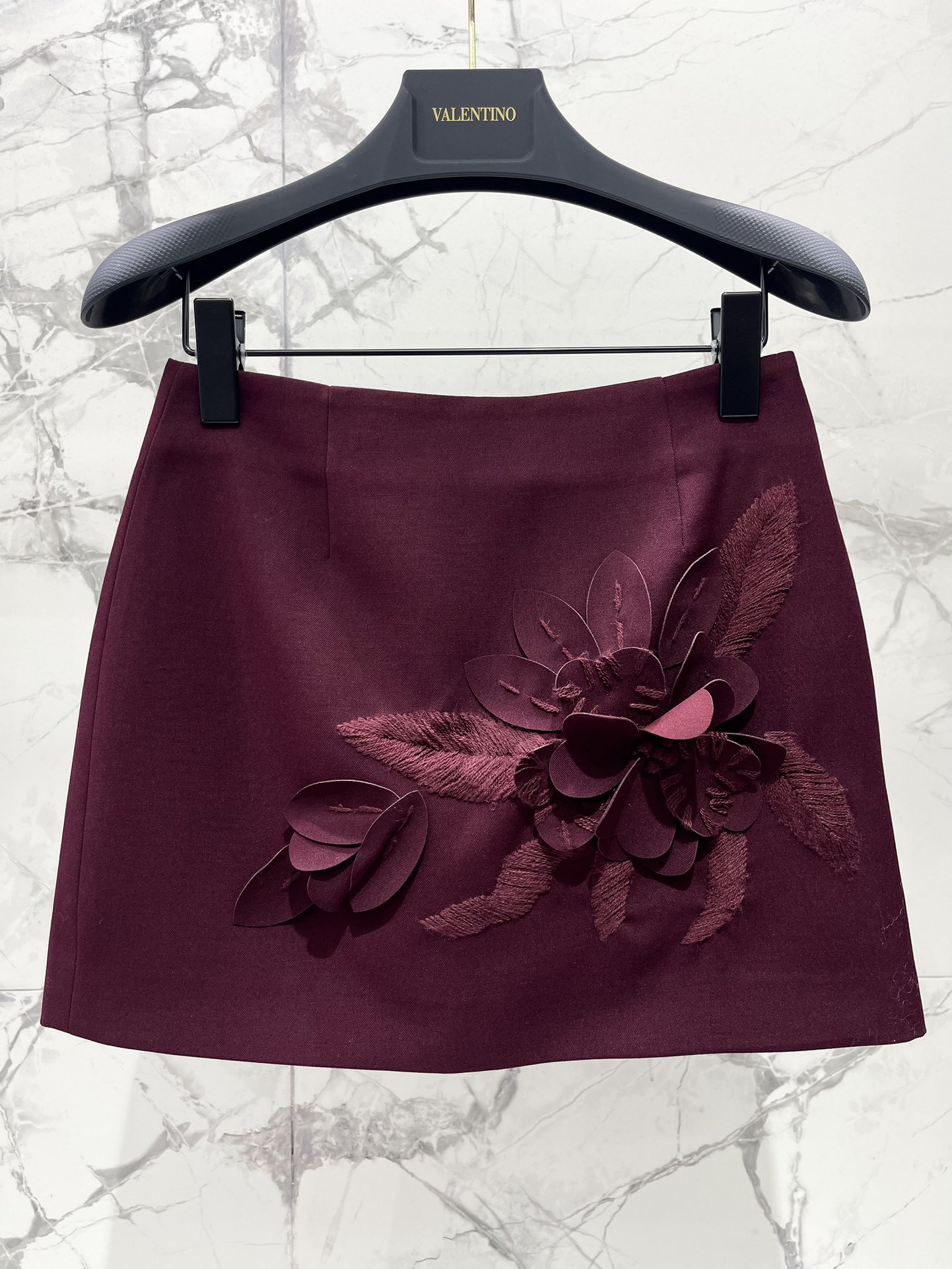 Valentino Handmade 3D Floral Midi Skirt - Elegant and Timeless 4 i1728788297 3998 2