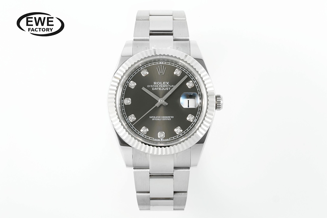 NO:158218,EWE.41mm Rolex original mold opening automatic mechanical movement log series 126331 men's log watch, 41mm diameter, 11.7mm thickness, R&D took one year, the original version opened 1 to 1. The following key points have been upgraded: 1. The case diameter is consistent with the latest version series 41mm. 2. The strap head is consistent with the original, 5 pieces assembled, and the difficulty is very high. The strap and the case are intertwined seamlessly. 3. The thickness and curvature are consistent with the original. 4. The buckle is consistent with the original version, and the font size and technology are consistent with the original version. 5. The side of the case is consistent with the original version and the QR code is added to the anti-counterfeiting, and the bottom cover is inspected. 6. The shell body at the connection between the case and the strap is engraved with the model number 126331 that is consistent with the original version.  7. Upgraded calendar fast jump synchronization original 1:1 function real shot you deserve, rolex19860909EWE.41mm劳力士原版开模自动机械机芯日志型系列126331男士日志型腕表,41毫米直径,11.7毫米厚度、研发耗时一年,原版1比1开模.重点升级了以下几个要点 1、表壳直径与最新版型系列一致41毫米. 2、表带头粒与原装一致、5件拼装、难度非常高,表带与表壳交错型无缝连结. 3、表壳厚度、弧度与原版一致. 4、表扣与原版一致里面加装了弹簧,字体大小工艺和原装一致. 5、表壳侧面与原版一致增加二维码防伪、底盖有验货二维码. 6、表壳与表带连接处的壳身刻有与原版一致的型号数字126331. 7、升级了日历快跳同步原版1:1功能实拍您值得拥有,,rolex,Watch
