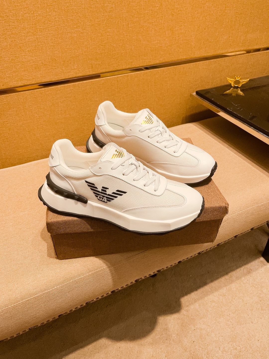 NO:273016,[Amani] High-end men's shoes brand Official website 11's latest masterpiece upper is made of imported Italian cowhide with comfortable and breathable inner original non-slip and wear-resistant outsole, making walking more convenient and comfortable!  Exclusive new style, amazing work, beautiful 11 ​​replica [color] compared to the official quality!  Create a fashionable personality to set off your uniqueness!  Must-have for trendy men! Classic size: 38-44 Color Multi-color available., Armani, cowhide19860909【 阿玛尼】 男鞋高端品牌 官网11最新力作鞋面采用意大利进口头层牛皮搭配舒适透气内里原版防滑耐磨大底制作,让行走更加便捷舒适！独家新款,惊世之作,与官方的质量相比美的11复刻[色]！打造时尚个性衬托你的与众不同！潮男必备!经典尺码:38-44 颜色 多色可选.,,armani,cowhide,Men's shoes