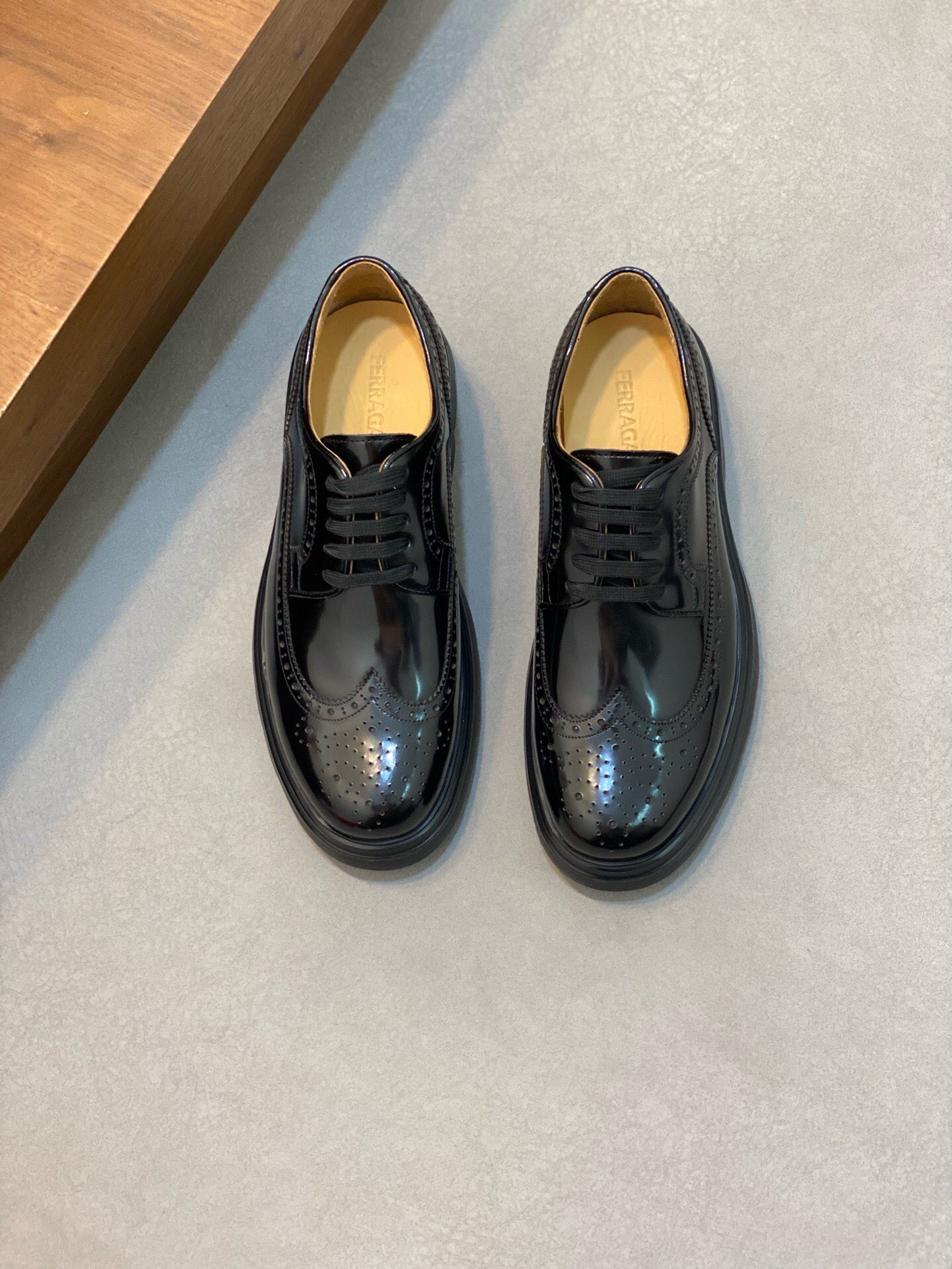 NO:219490,Brand Ferragamo color original color matching Size 39-44 Custom made 38.45 Price Material Ferragamo high quality · real shot new style Business casual leather shoes Top original single cow goods regular shoe factory upper soft cowhide luxury cowhide inner high-end quality original hardware buckle matching makes the whole shoe high-end and atmospheric Original foamed sole, Ferragamo leather shoes, ferragamo, ferragamo, cowhide19860909品牌Ferragamo 颜色原版配色 码数39-44定做38.45 价格 材质菲拉格慕高质·实拍新款 商务休闲皮鞋顶级原单牛货正规鞋厂出品鞋面柔软牛皮奢华牛皮内里高端品质原版五金扣搭配使整个鞋子高端大气 原版发泡大底,菲拉格慕 皮鞋,ferragamo,ferragamo,cowhide,Men's shoes