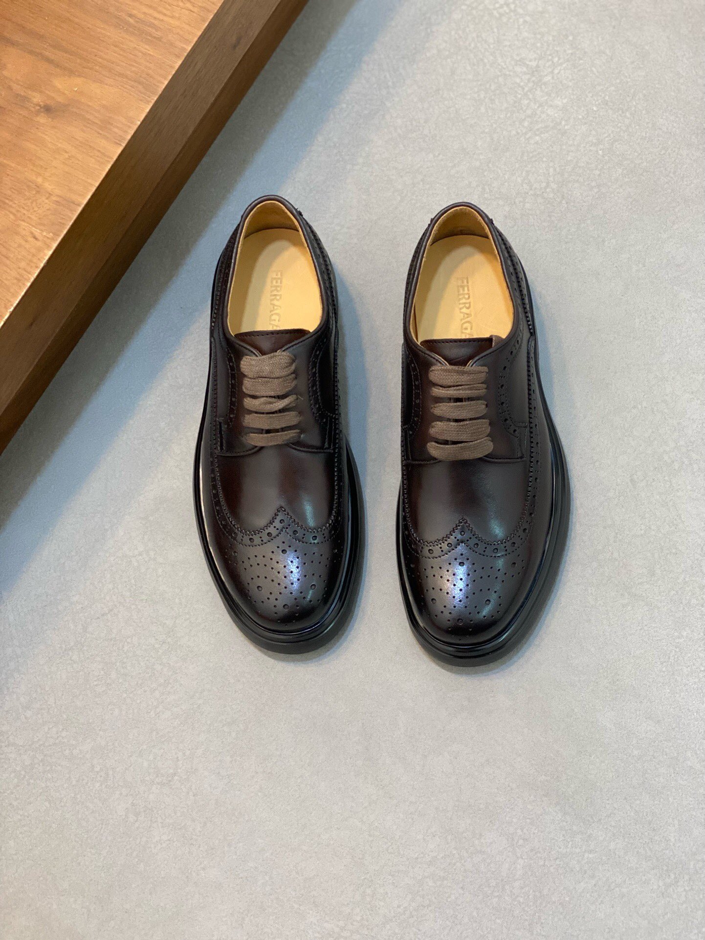 NO:217675,Brand Ferragamo color original color matching Size 39-44 Custom made 38.45 Price Material Ferragamo high quality · real shot new style Business casual leather shoes Top original single cow goods regular shoe factory upper soft cowhide luxury cowhide inner high-end quality original hardware buckle matching makes the whole shoe high-end and atmospheric Original foamed sole, Ferragamo leather shoes, ferragamo, ferragamo, cowhide19860909品牌Ferragamo 颜色原版配色 码数39-44定做38.45 价格 材质菲拉格慕高质·实拍新款 商务休闲皮鞋顶级原单牛货正规鞋厂出品鞋面柔软牛皮奢华牛皮内里高端品质原版五金扣搭配使整个鞋子高端大气 原版发泡大底,菲拉格慕 皮鞋,ferragamo,ferragamo,cowhide,Men's shoes