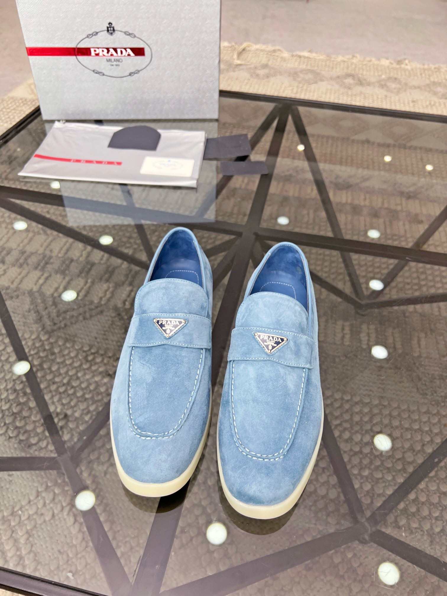 NO:218960,Brand PRADA color original color matching Size 39-44 Custom made 38.45 Price Material Prada new style casual shoes lazy footwear Ultra-high quality luxury material selection upper is made of imported cowhide   cowhide inner pure handmade for comfortable wearing experience original rubber outsole, Prada, prada, prada, cowhide19860909品牌PRADA 颜色原版配色 码数39-44定做38.45 价格 材质普拉达新款 休闲鞋懒人套脚鞋 超高品质奢华选材鞋面采用进口牛皮搭配 牛皮内里纯手工打造只为舒适的穿着体验原版橡胶大底,普拉达,prada,prada,cowhide,Men's shoes