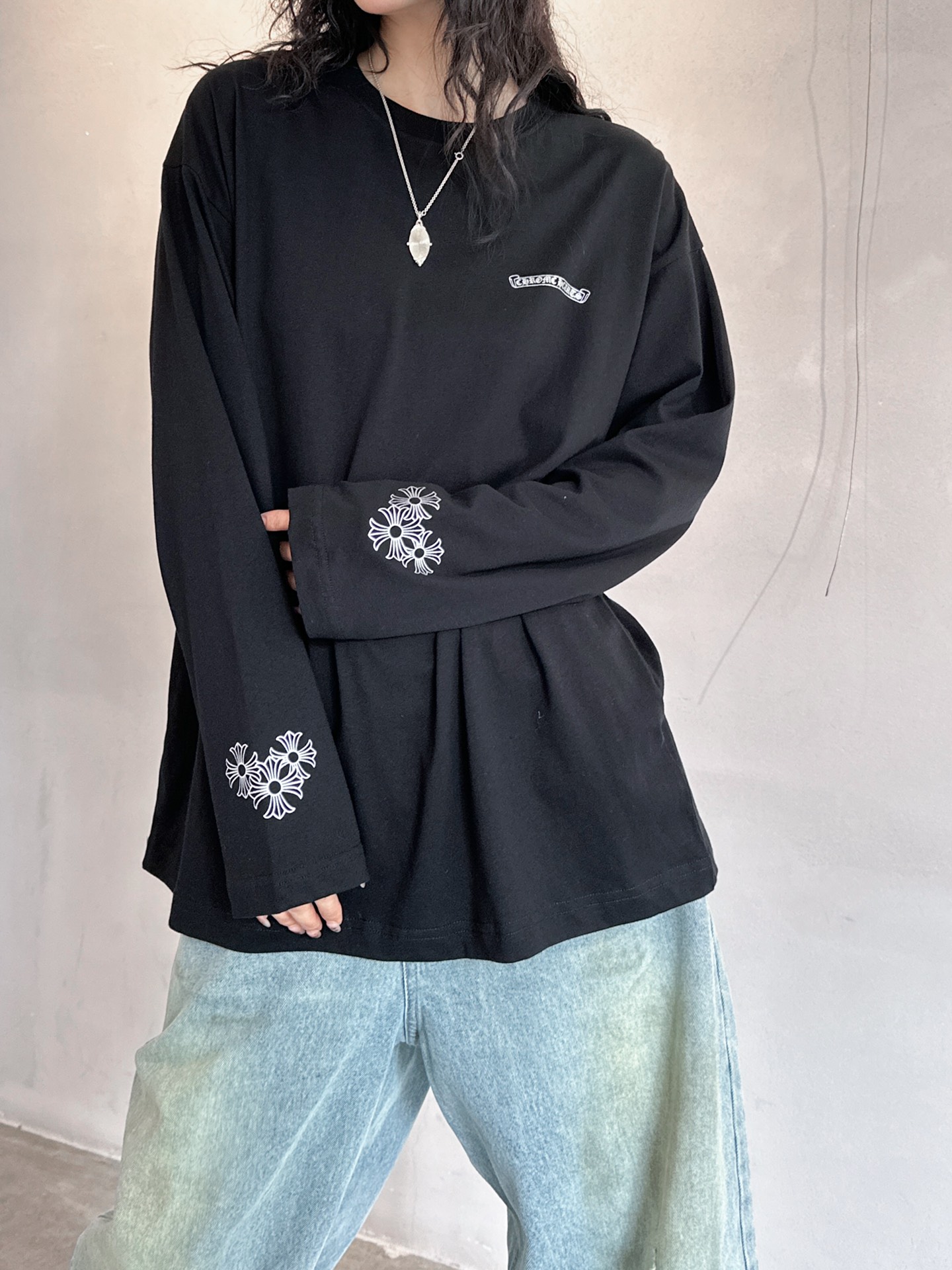 克罗心✝️｜新款长袖t恤，纯棉面料柔软修身，连帽版型运动休闲，胸前后背经典胶印logo设计，尺码Sml 